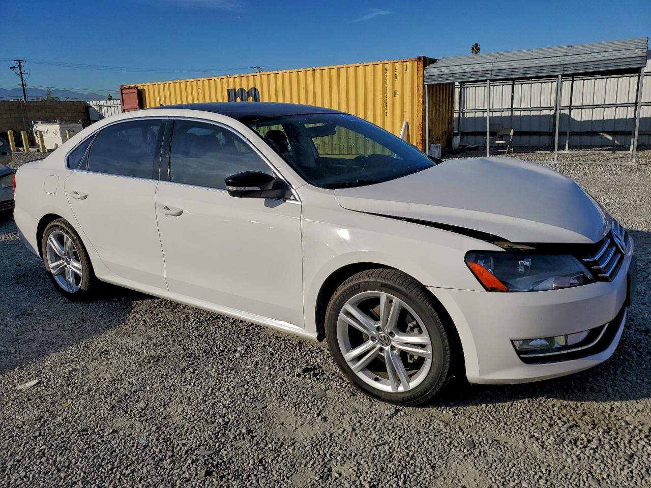 2015 VOLKSWAGEN PASSAT SE photo 4