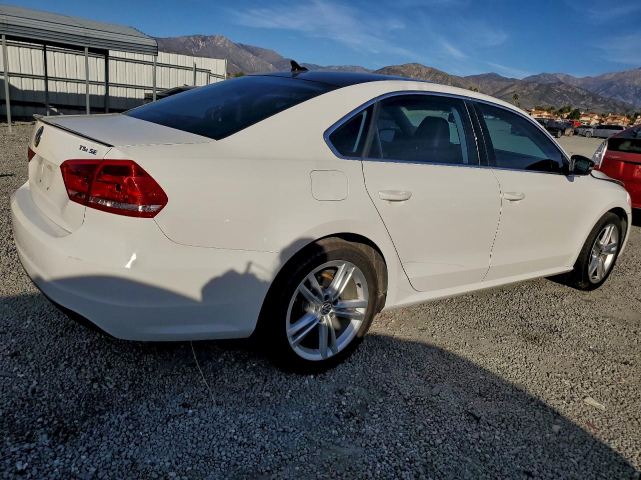 2015 VOLKSWAGEN PASSAT SE photo 3