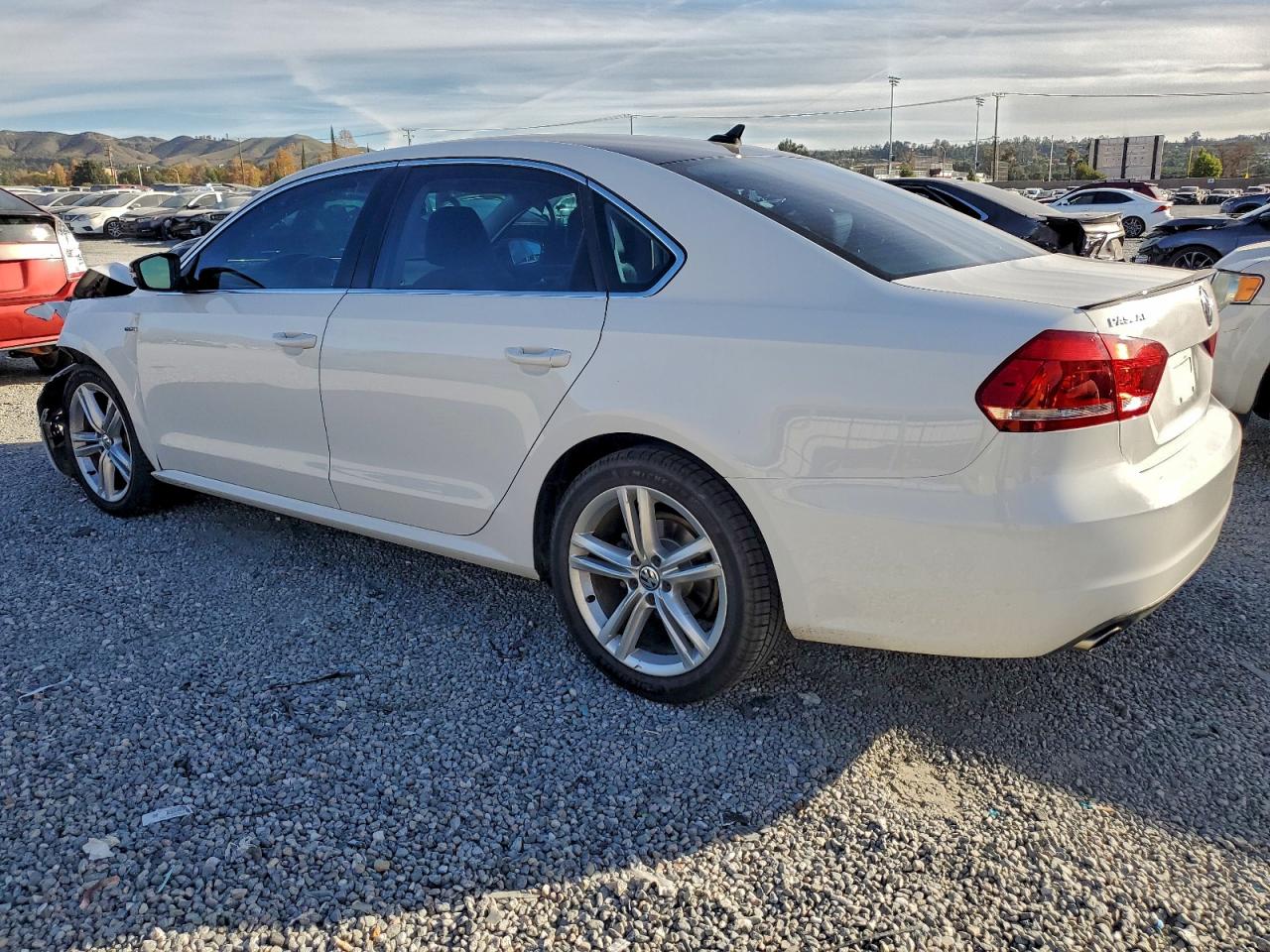 2015 VOLKSWAGEN PASSAT SE photo 2