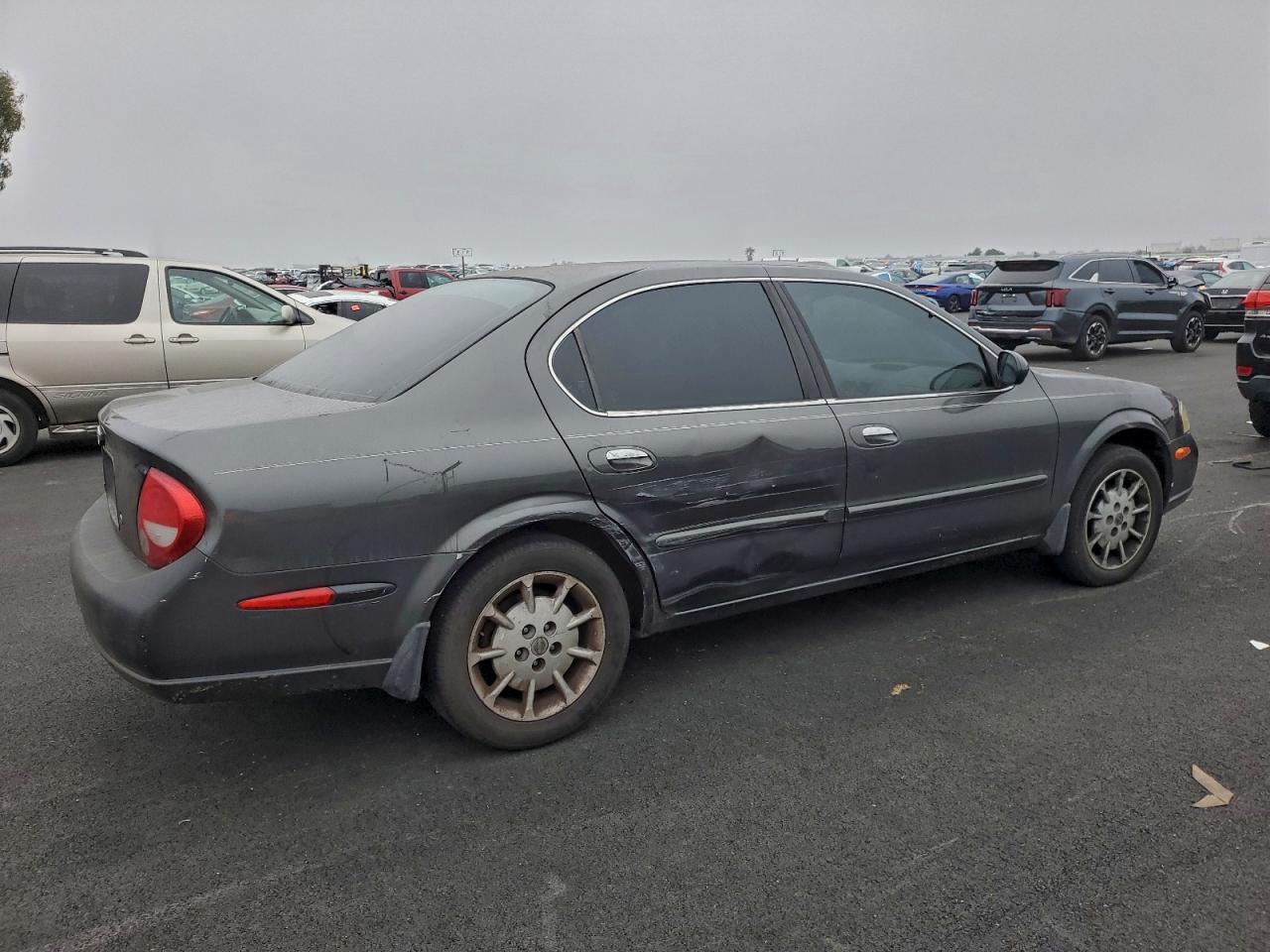 2000 NISSAN MAXIMA GLE photo 3