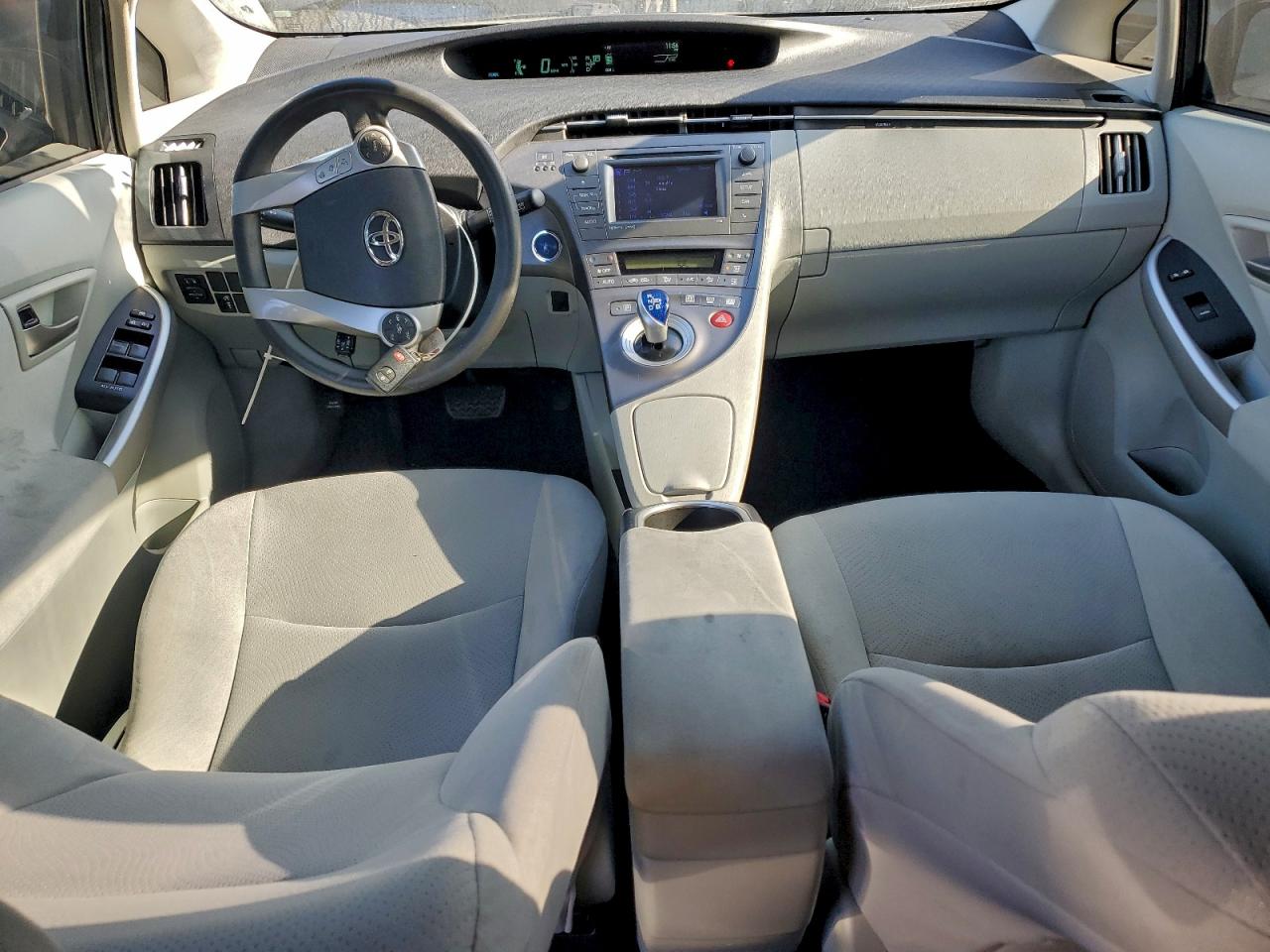 2013 TOYOTA PRIUS photo 8