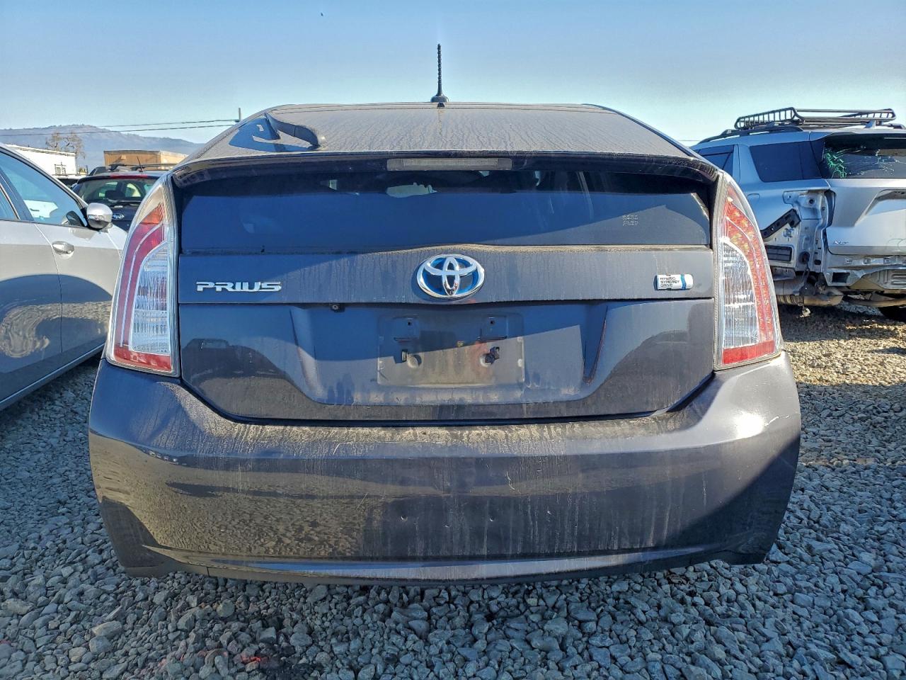 2013 TOYOTA PRIUS photo 6