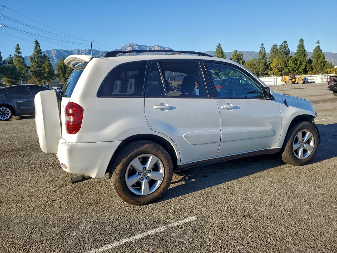 2005 TOYOTA RAV4 photo 3