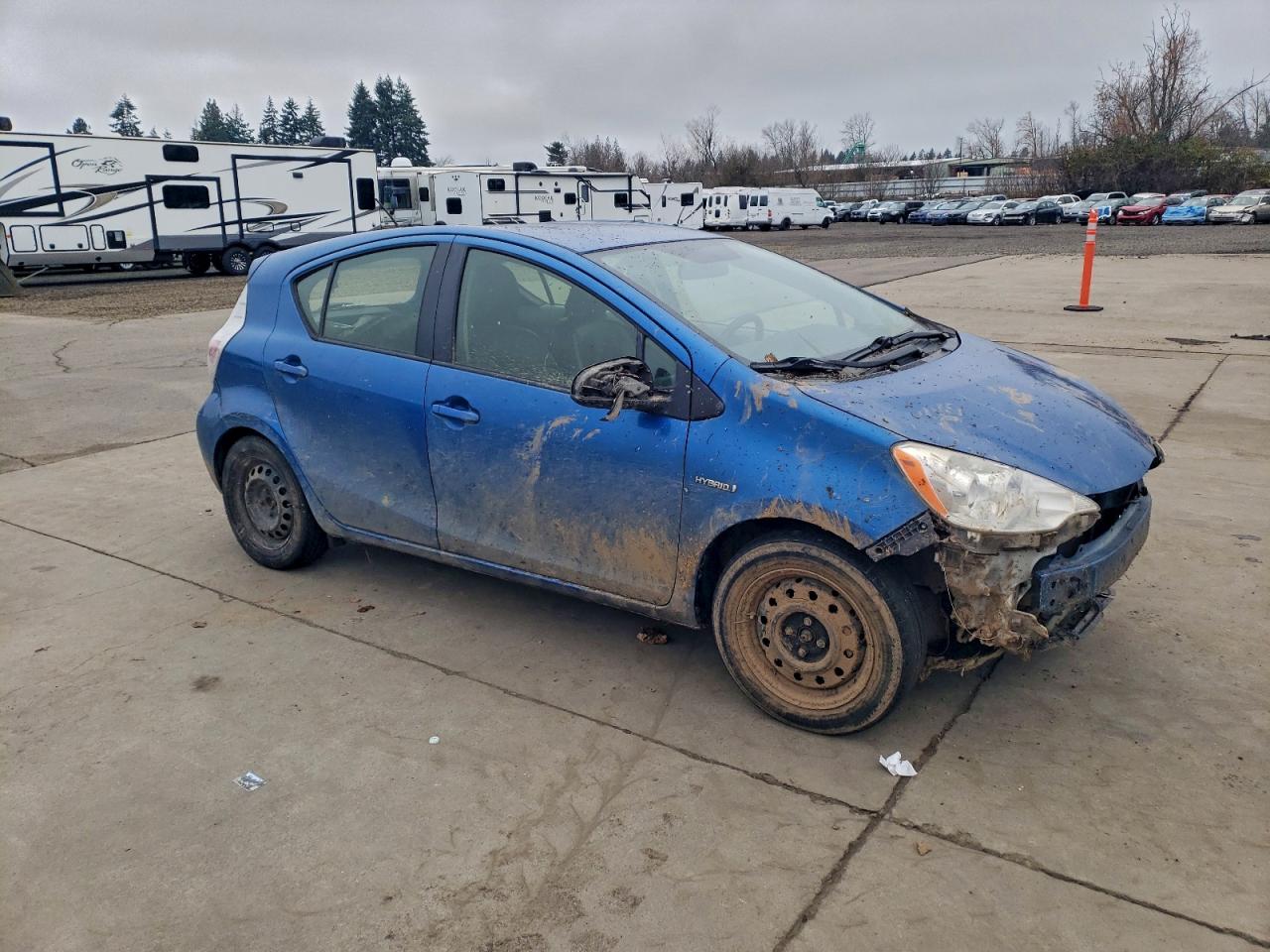 2013 TOYOTA PRIUS C photo 4