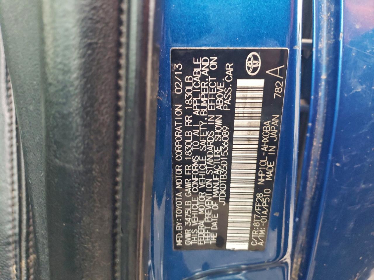 2013 TOYOTA PRIUS C photo 12