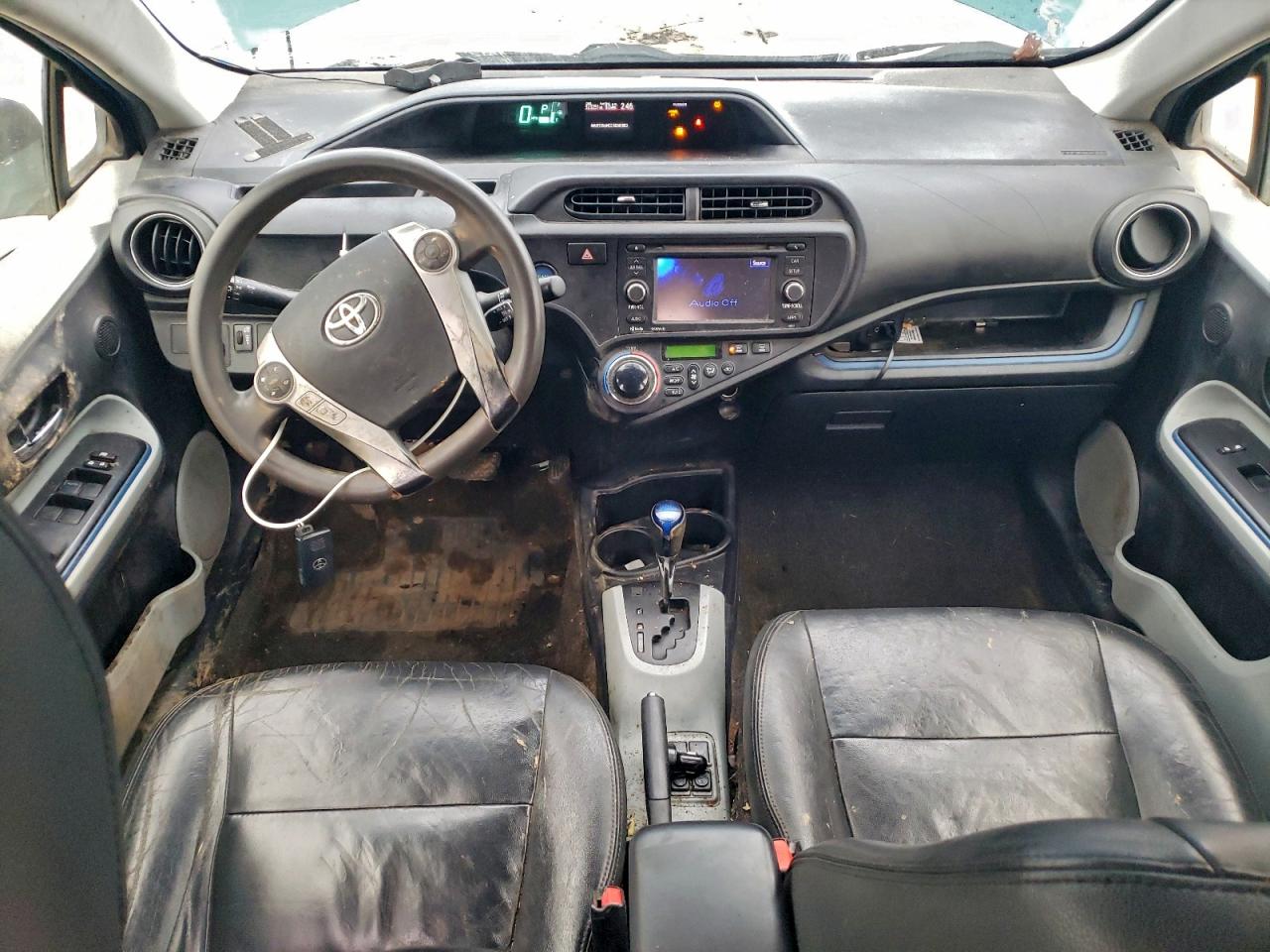2013 TOYOTA PRIUS C photo 8