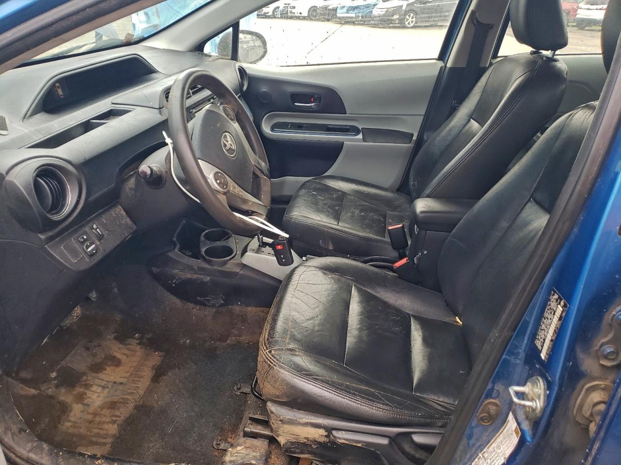 2013 TOYOTA PRIUS C photo 7