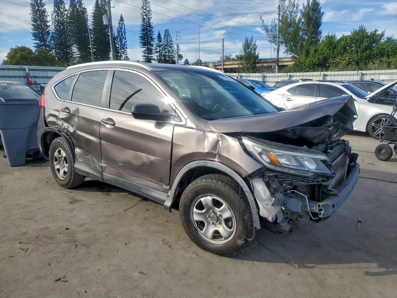2015 HONDA CR-V LX photo 4