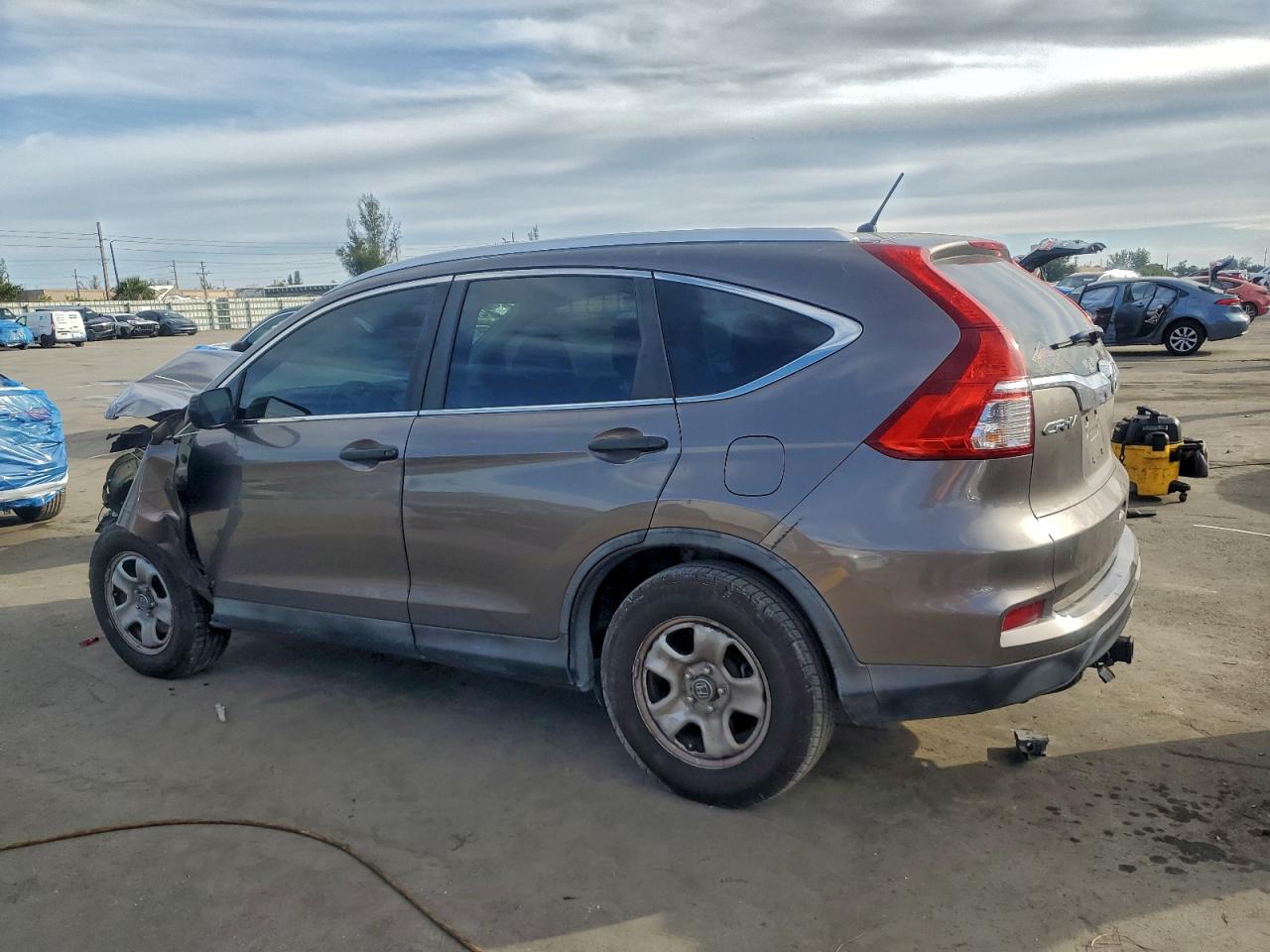 2015 HONDA CR-V LX photo 2
