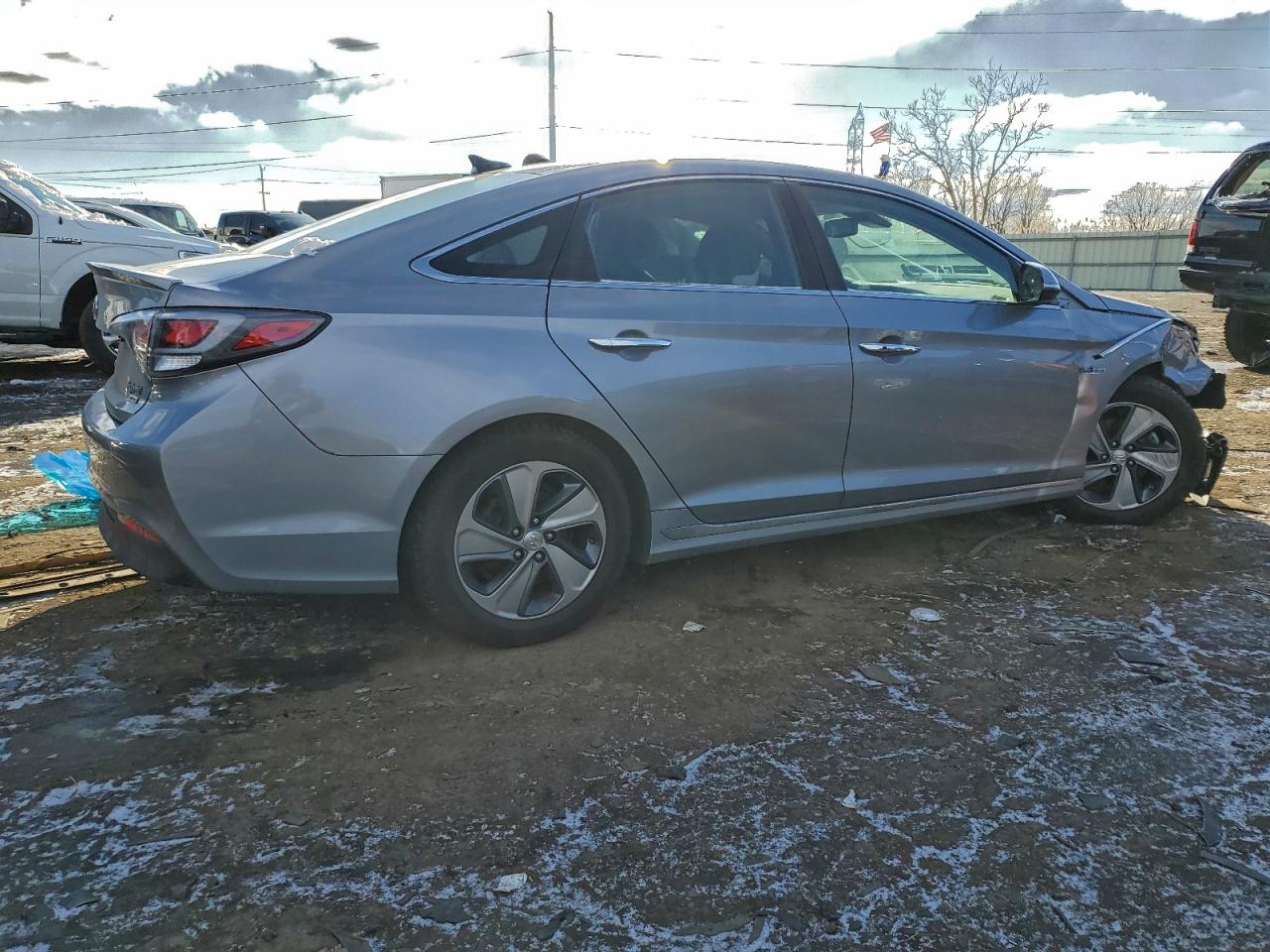 2017 HYUNDAI SONATA HYBRID photo 3
