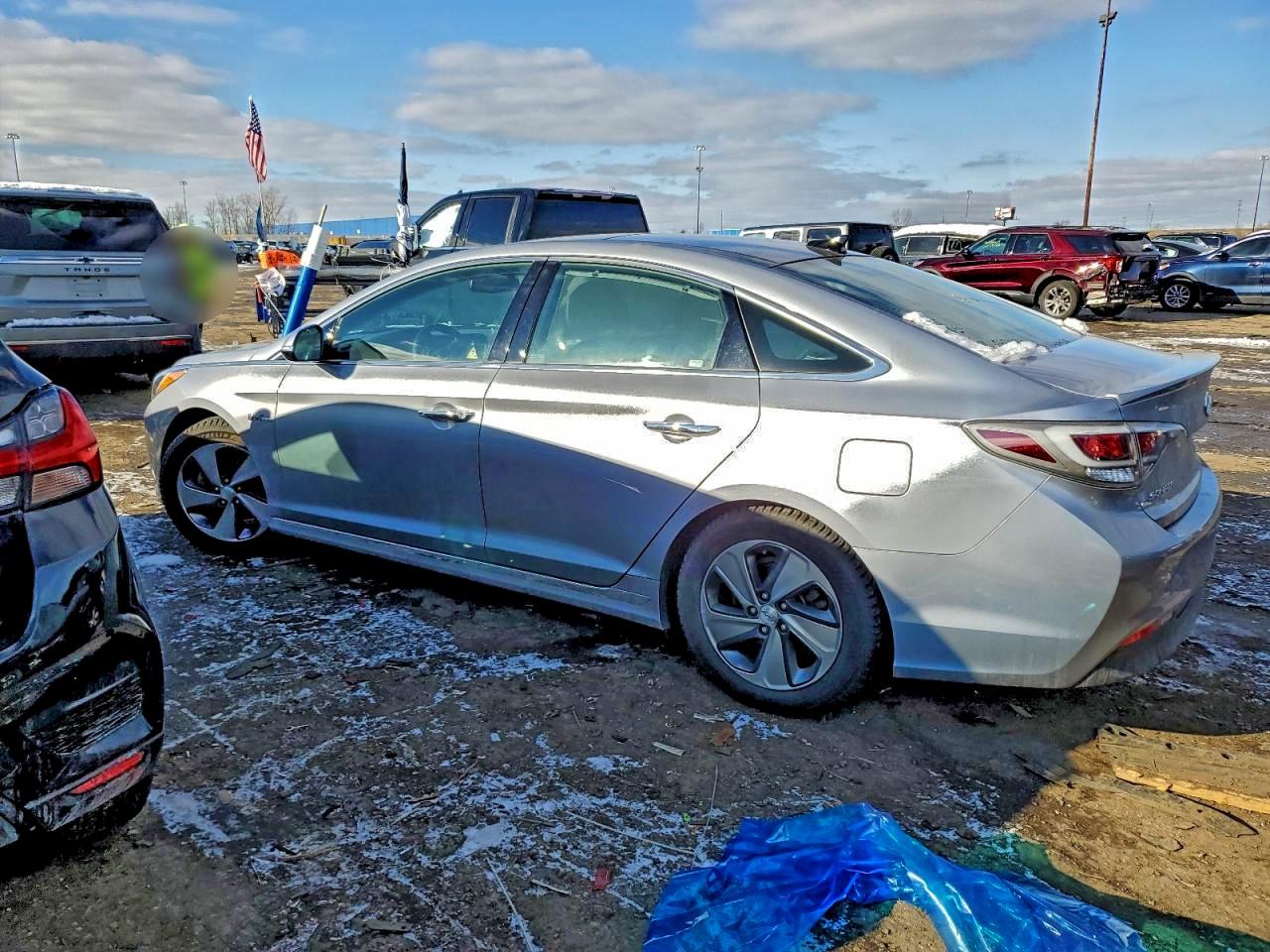 2017 HYUNDAI SONATA HYBRID photo 2