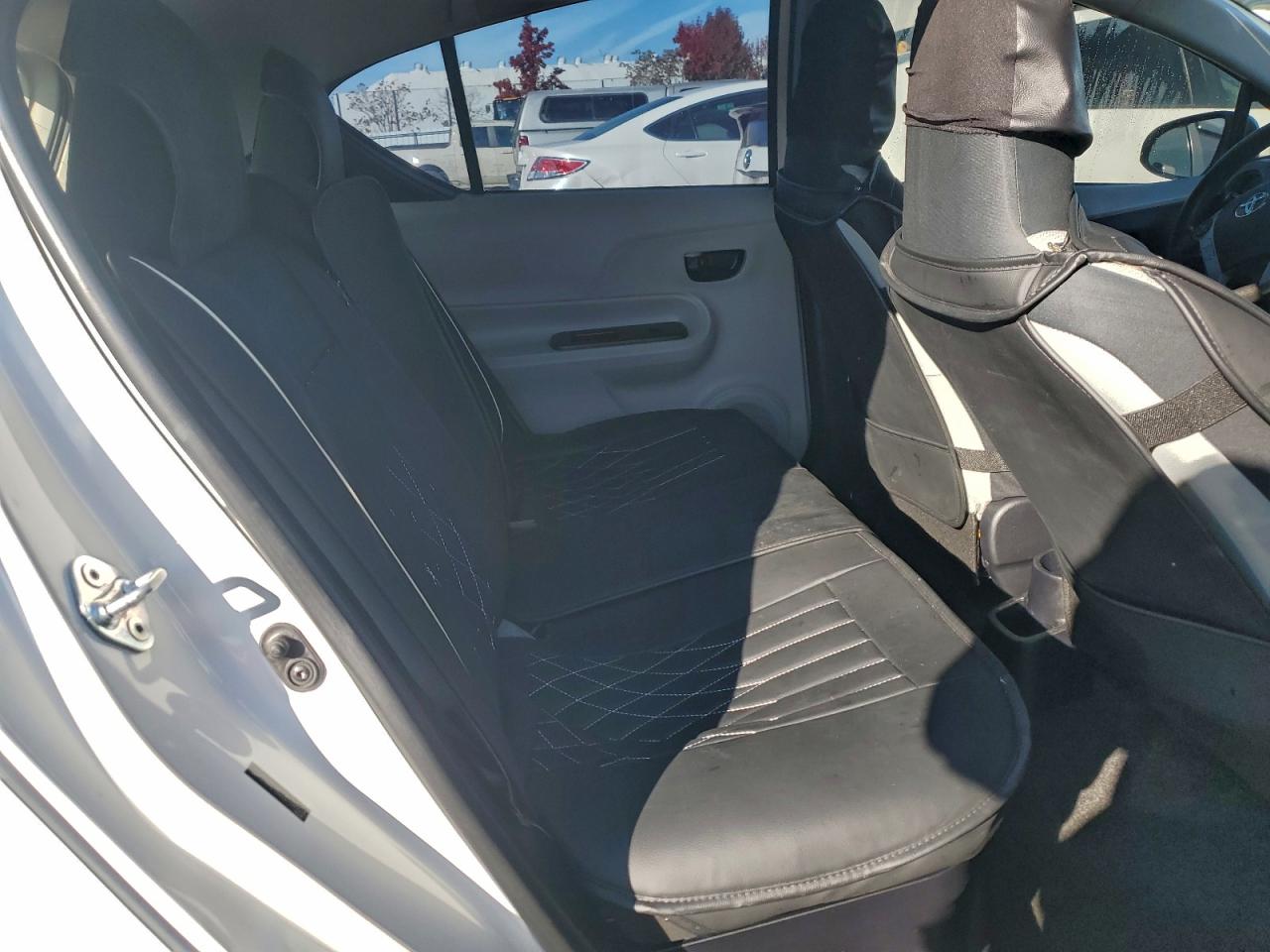 2013 TOYOTA PRIUS C photo 10
