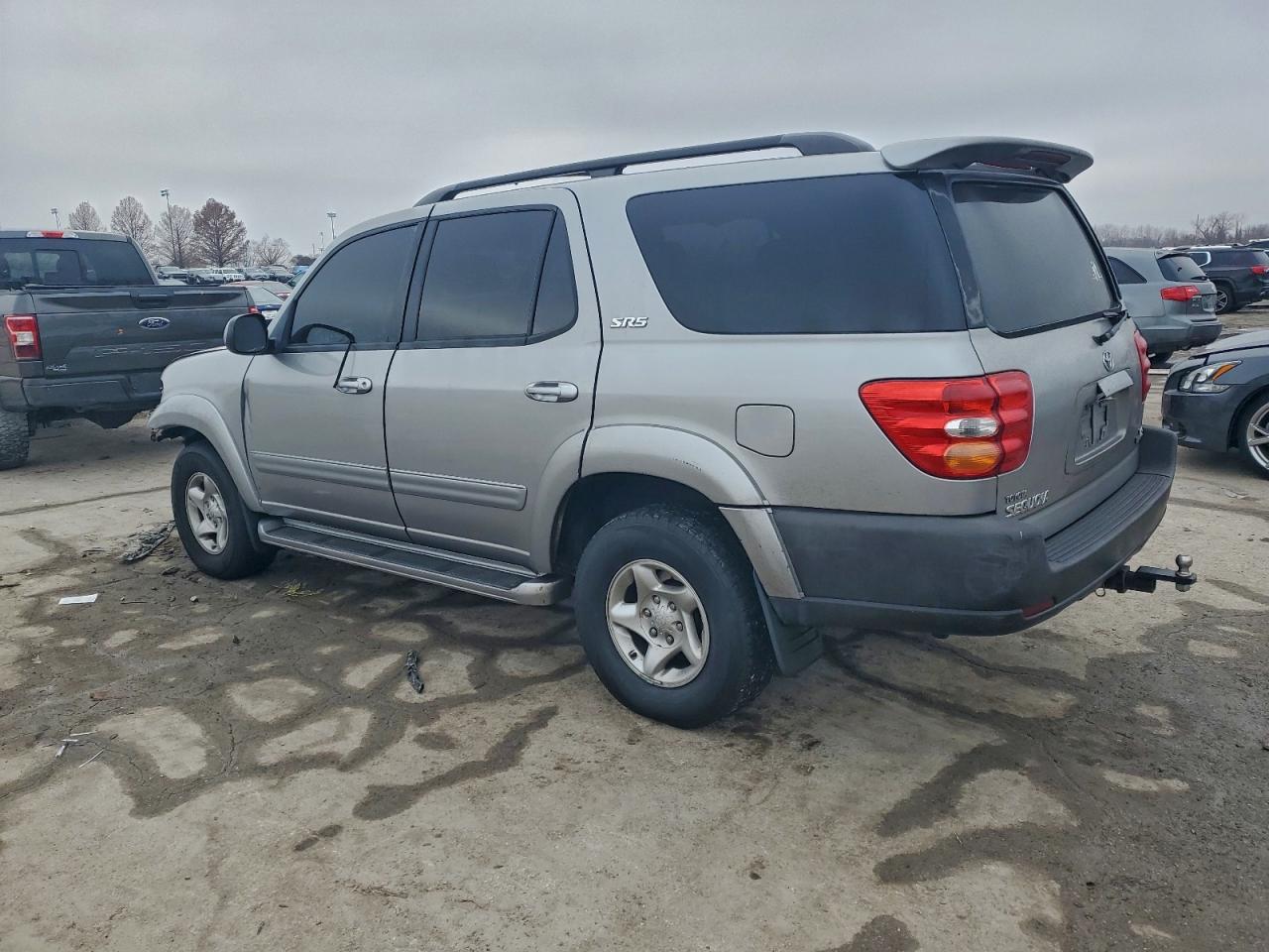 2002 TOYOTA SEQUOIA SR5 photo 2
