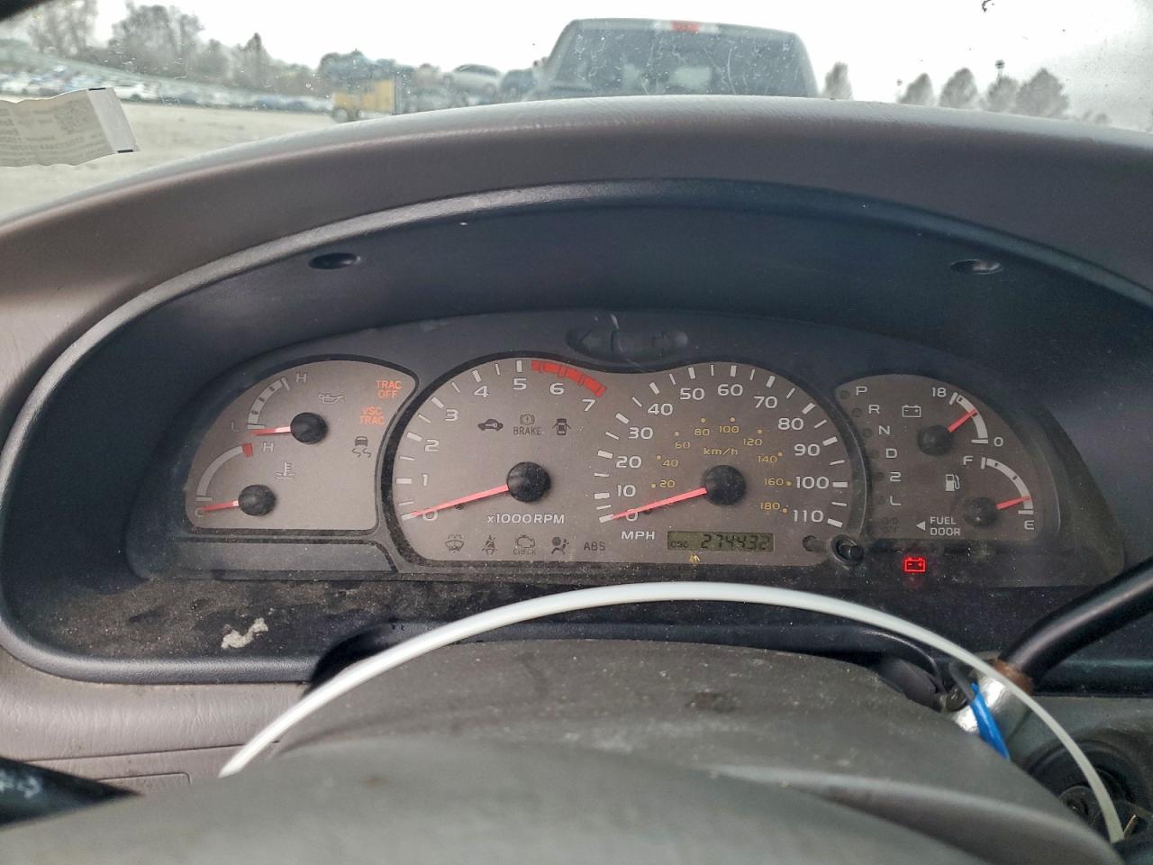 2002 TOYOTA SEQUOIA SR5 photo 9