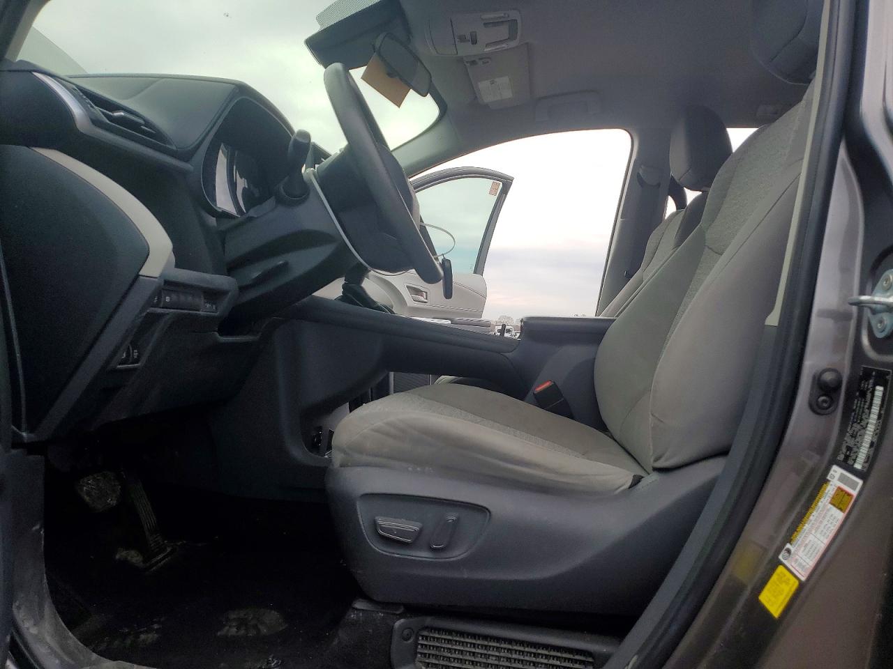 2021 TOYOTA SIENNA LE photo 7