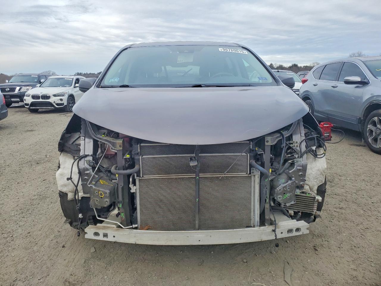 2021 TOYOTA SIENNA LE photo 5