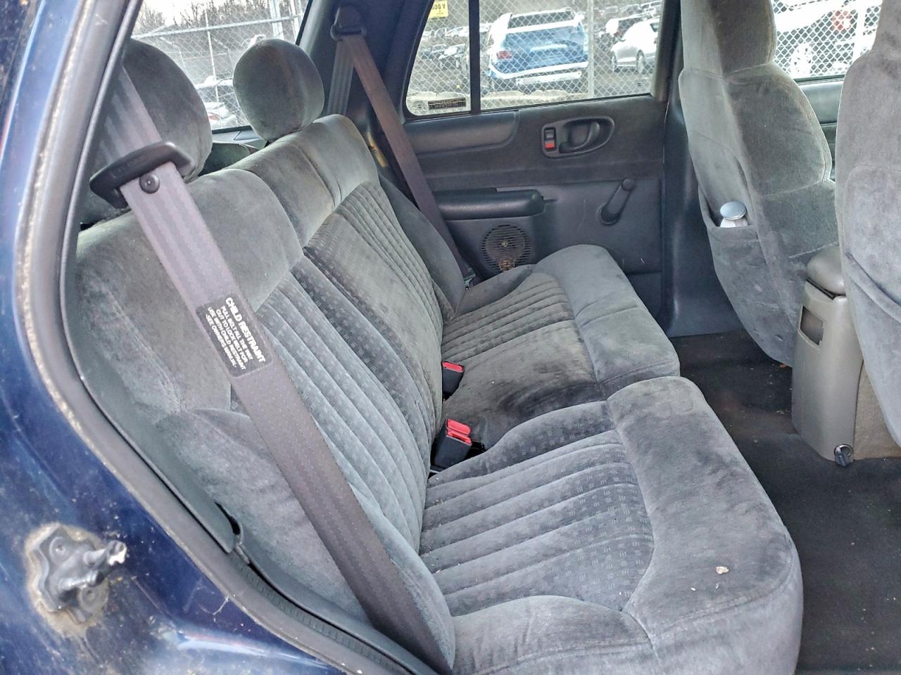 2001 CHEVROLET BLAZER photo 11