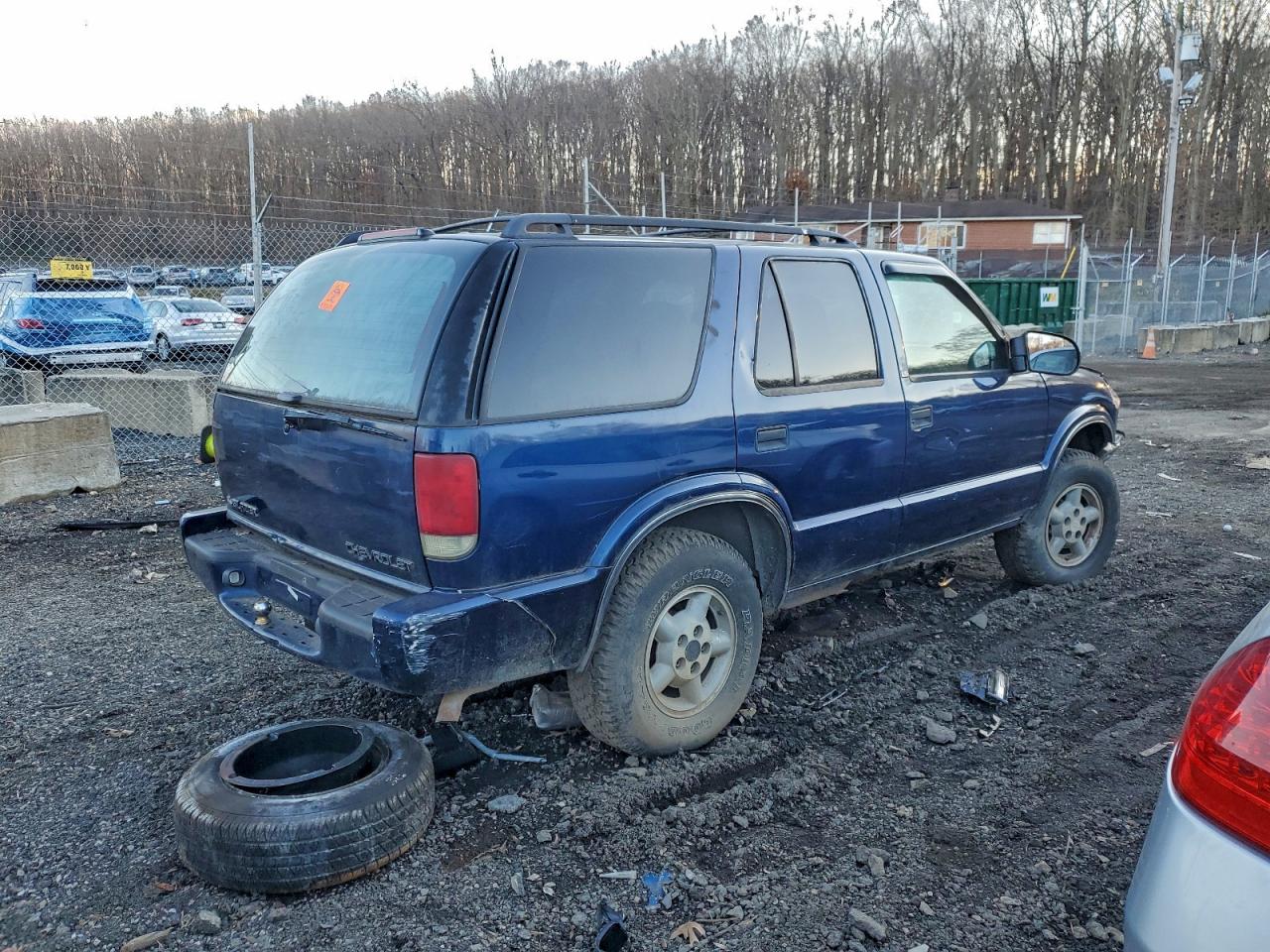2001 CHEVROLET BLAZER photo 3
