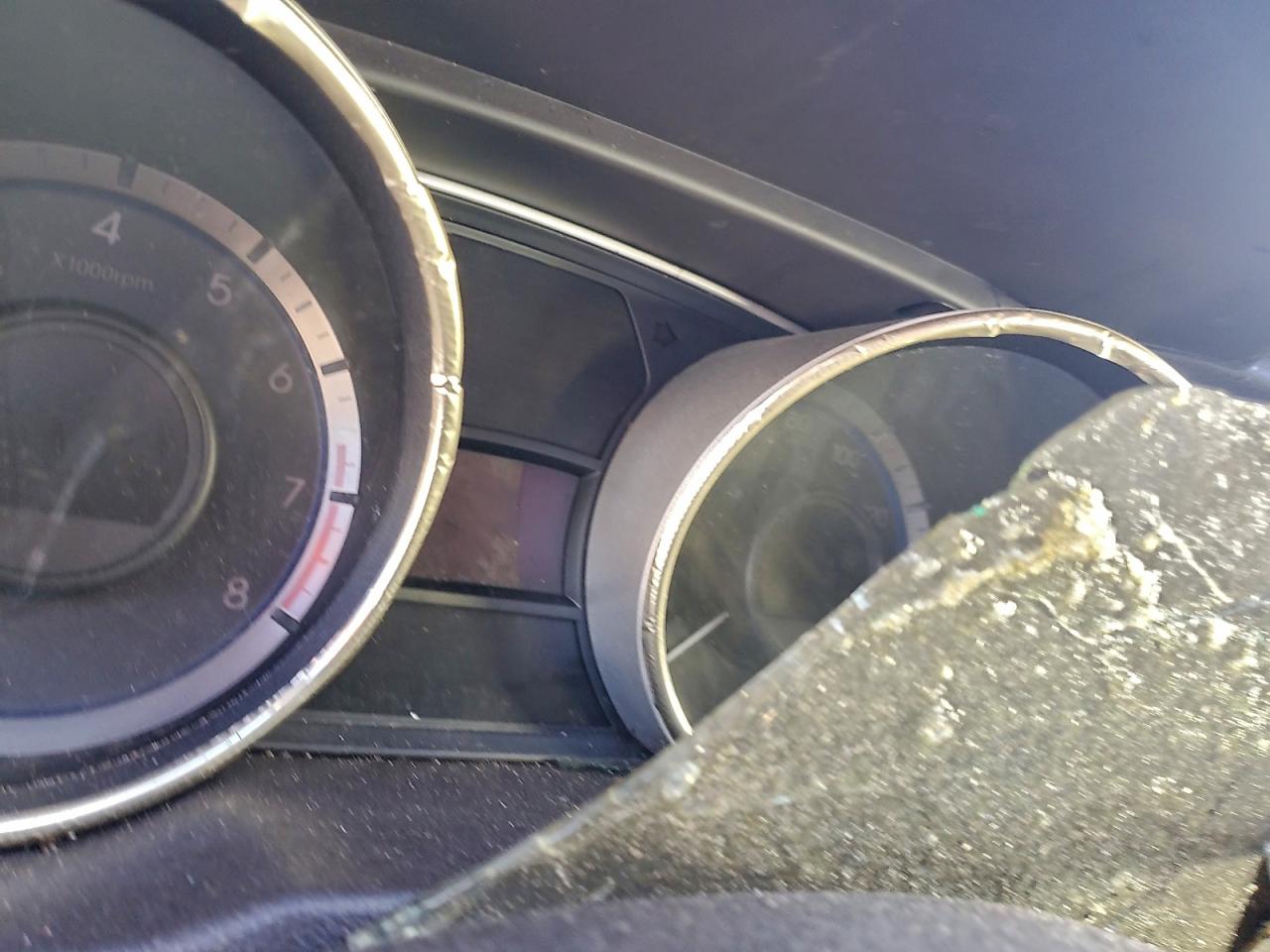 2013 HYUNDAI SONATA SE photo 9