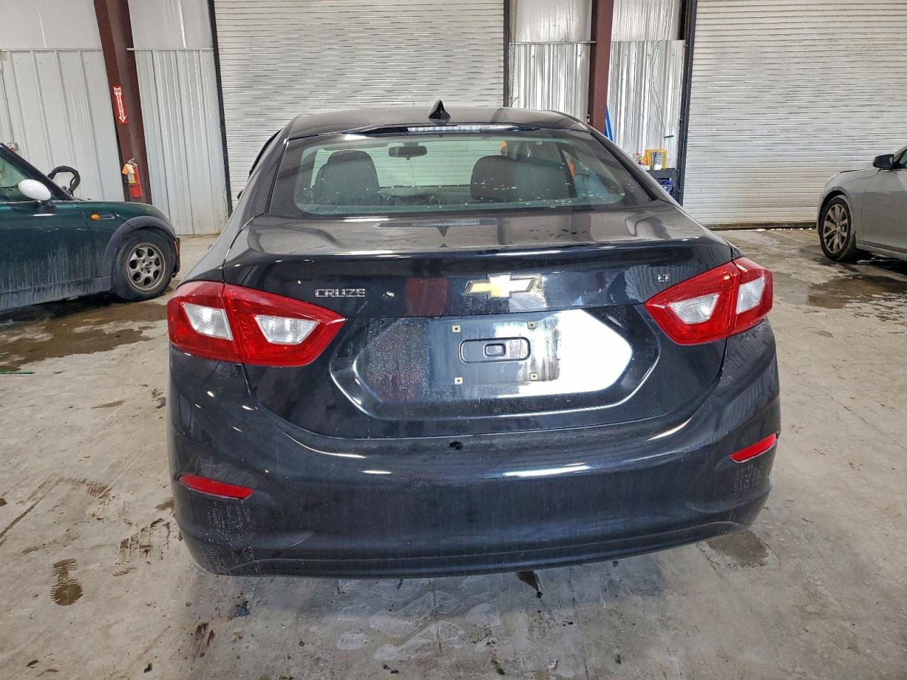 2017 CHEVROLET CRUZE LT photo 6