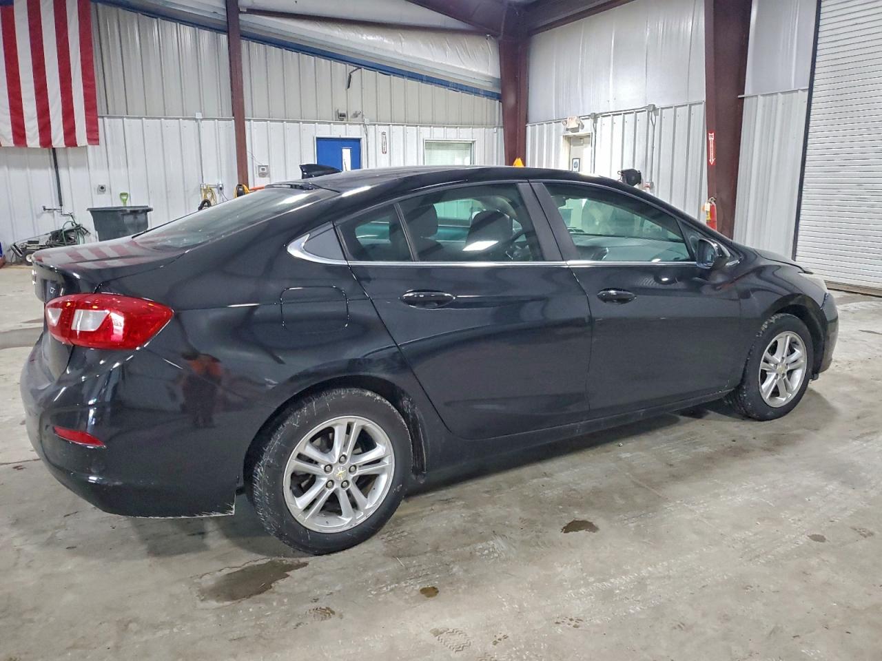2017 CHEVROLET CRUZE LT photo 3