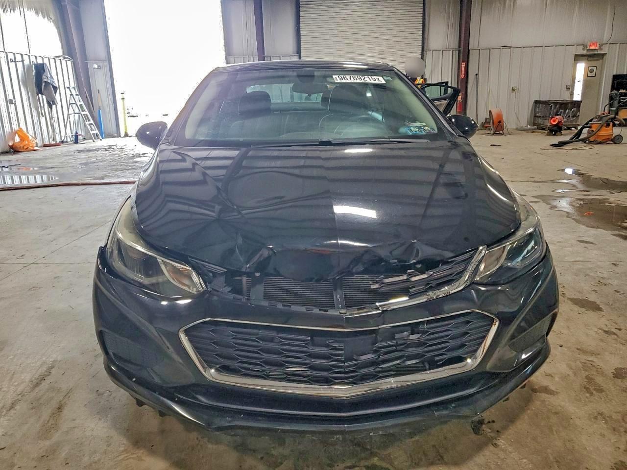 2017 CHEVROLET CRUZE LT photo 5