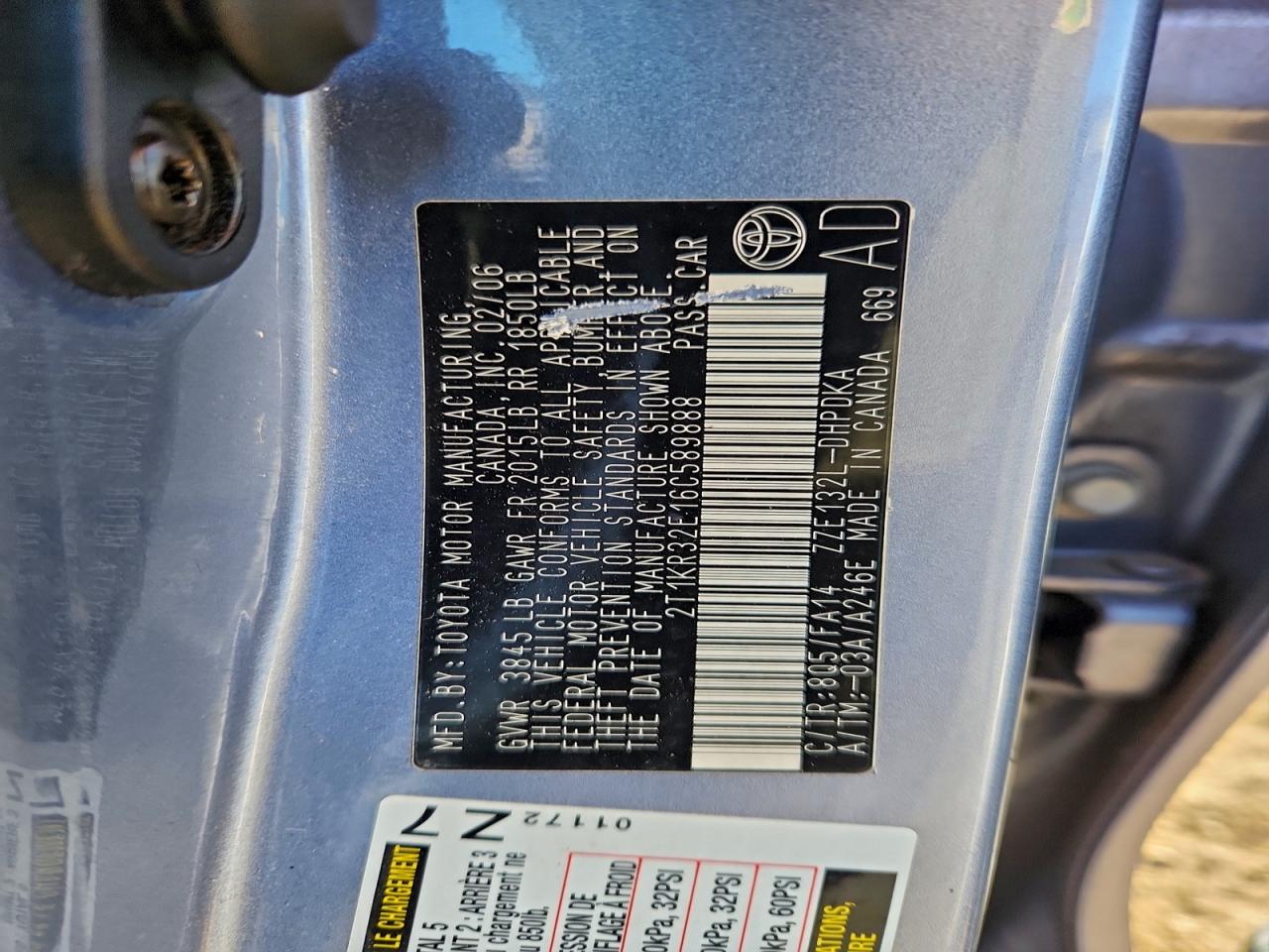 2006 TOYOTA COROLLA MATRIX XR photo 12