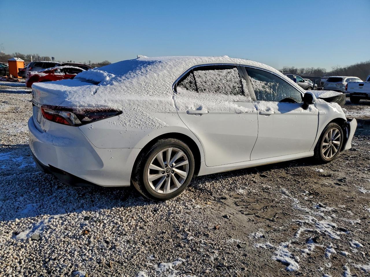 2022 TOYOTA CAMRY LE photo 5