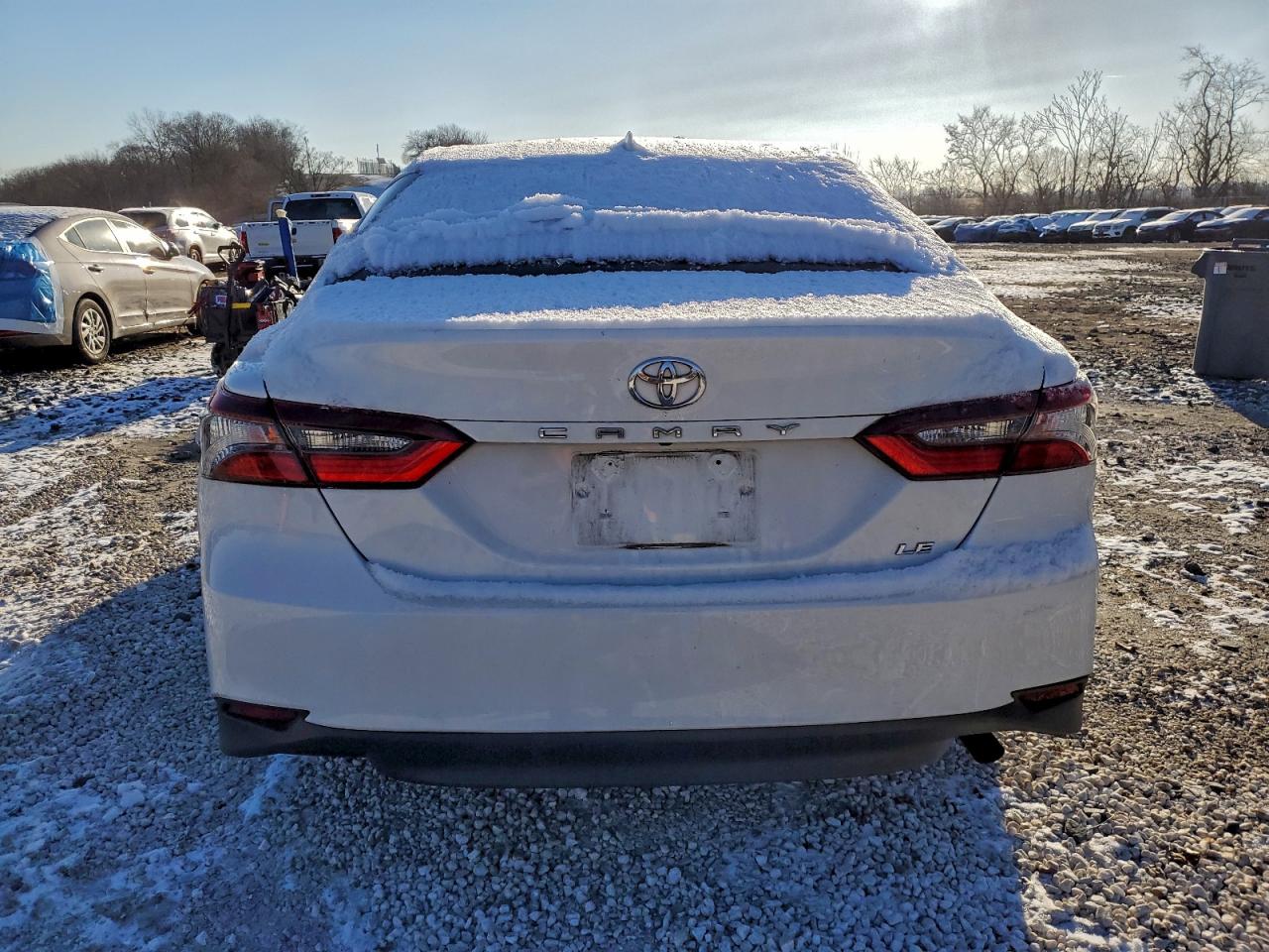 2022 TOYOTA CAMRY LE photo 11
