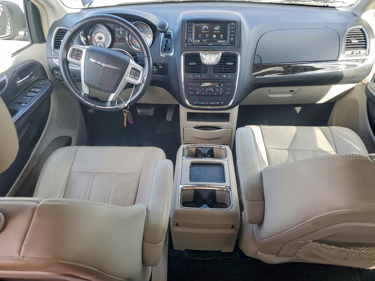 2015 CHRYSLER TOWN & COUNTRY TOURING L photo 8