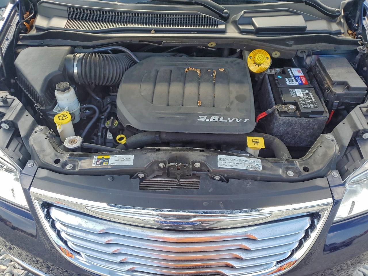 2015 CHRYSLER TOWN & COUNTRY TOURING L photo 12