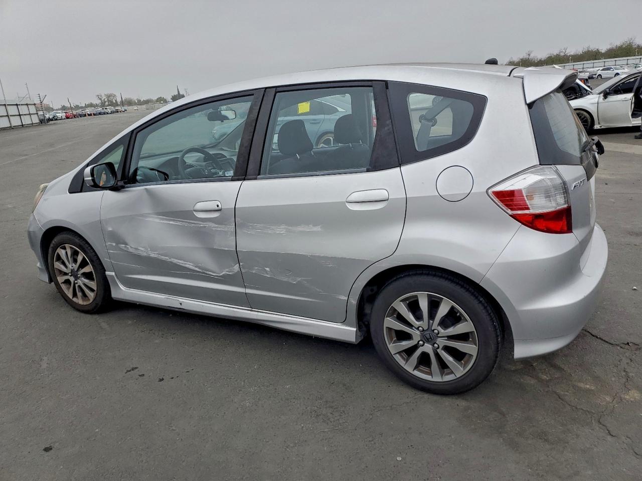 2013 HONDA FIT SPORT photo 2