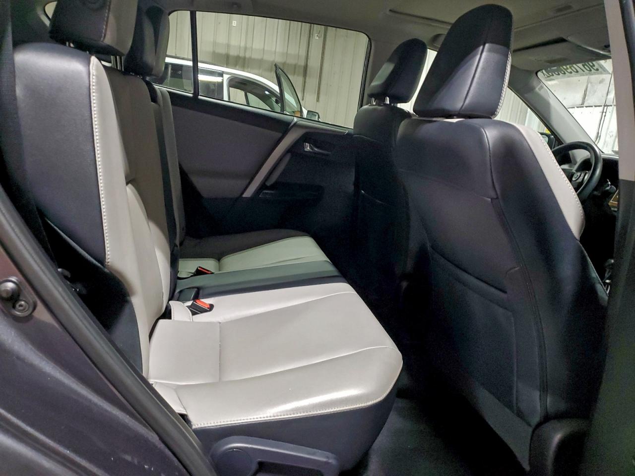 2016 TOYOTA RAV4 LIMITED photo 11