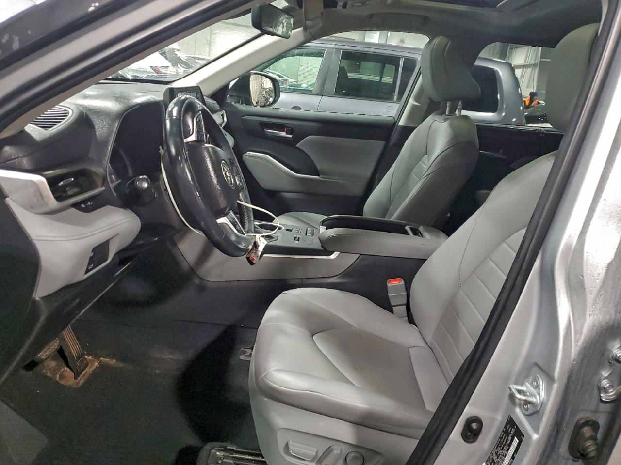2022 TOYOTA HIGHLANDER HYBRID XLE photo 7