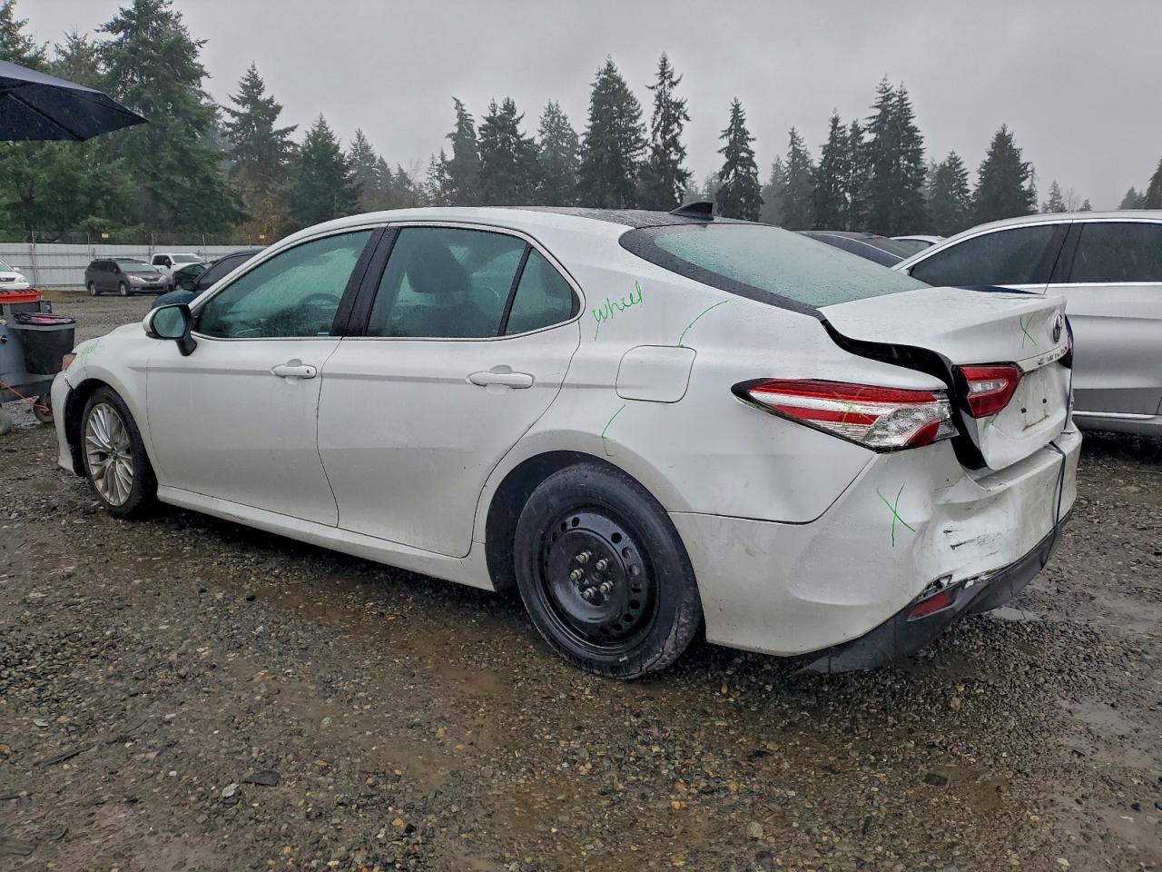 2018 TOYOTA CAMRY L photo 2