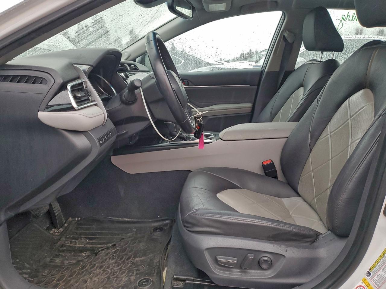 2018 TOYOTA CAMRY L photo 7