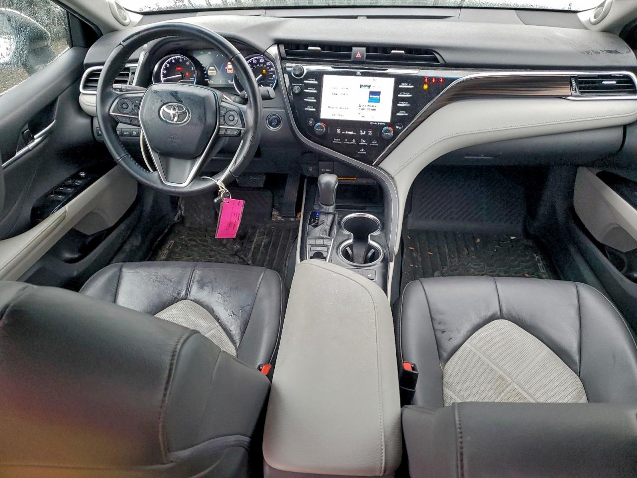 2018 TOYOTA CAMRY L photo 8