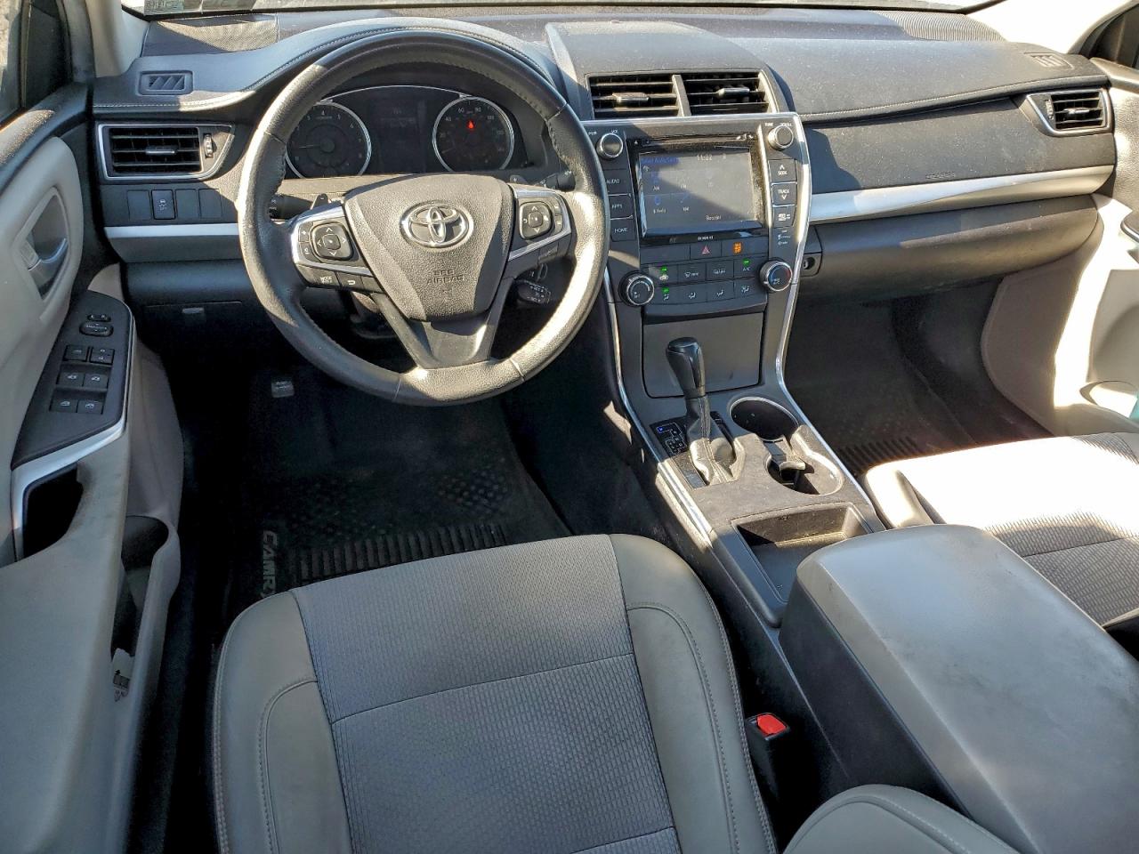 2017 TOYOTA CAMRY LE photo 8