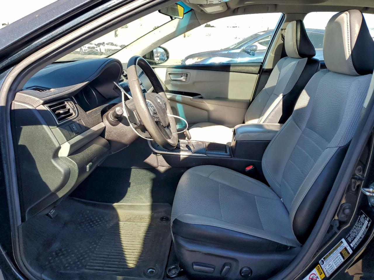 2017 TOYOTA CAMRY LE photo 7