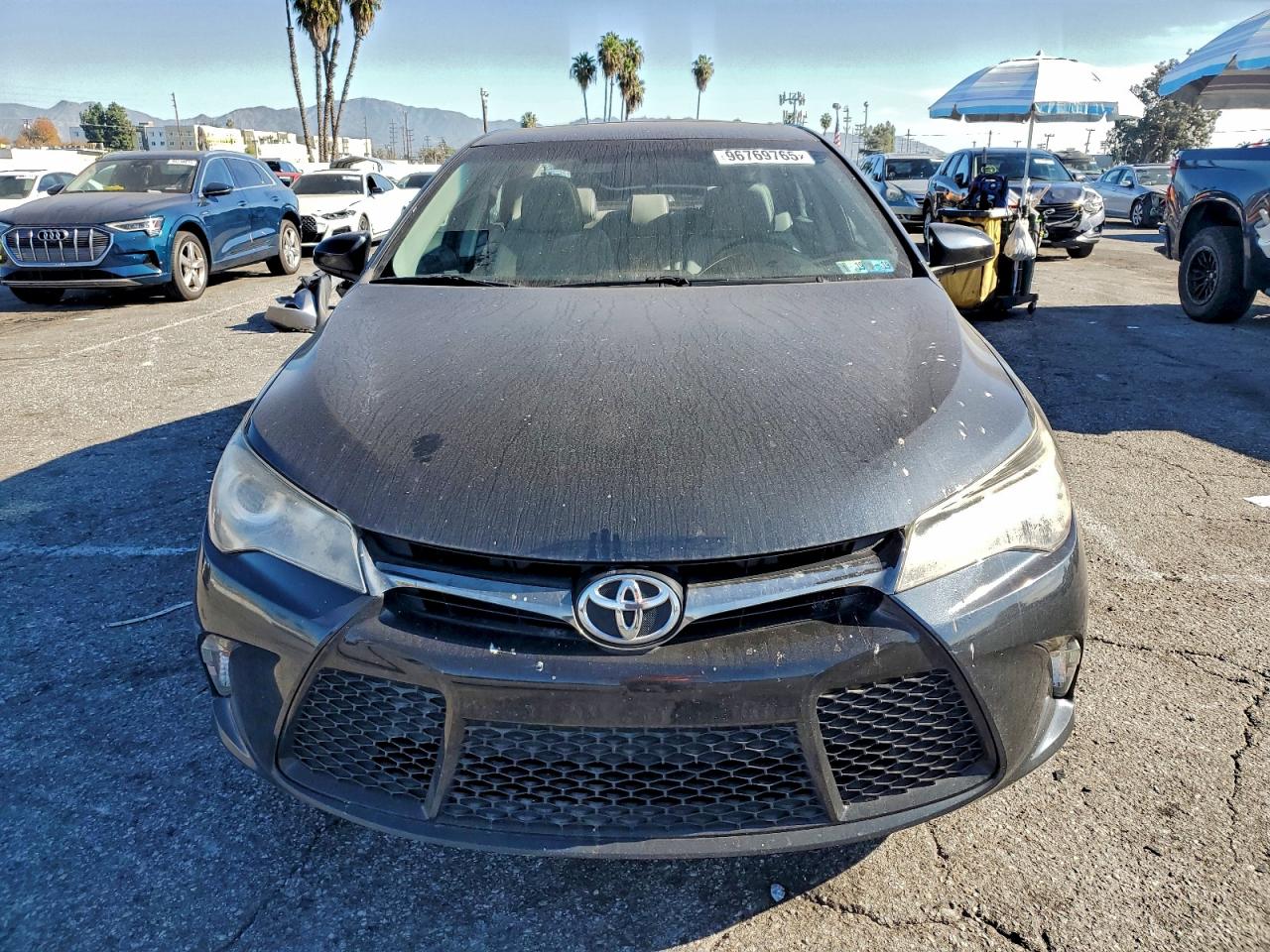 2017 TOYOTA CAMRY LE photo 5