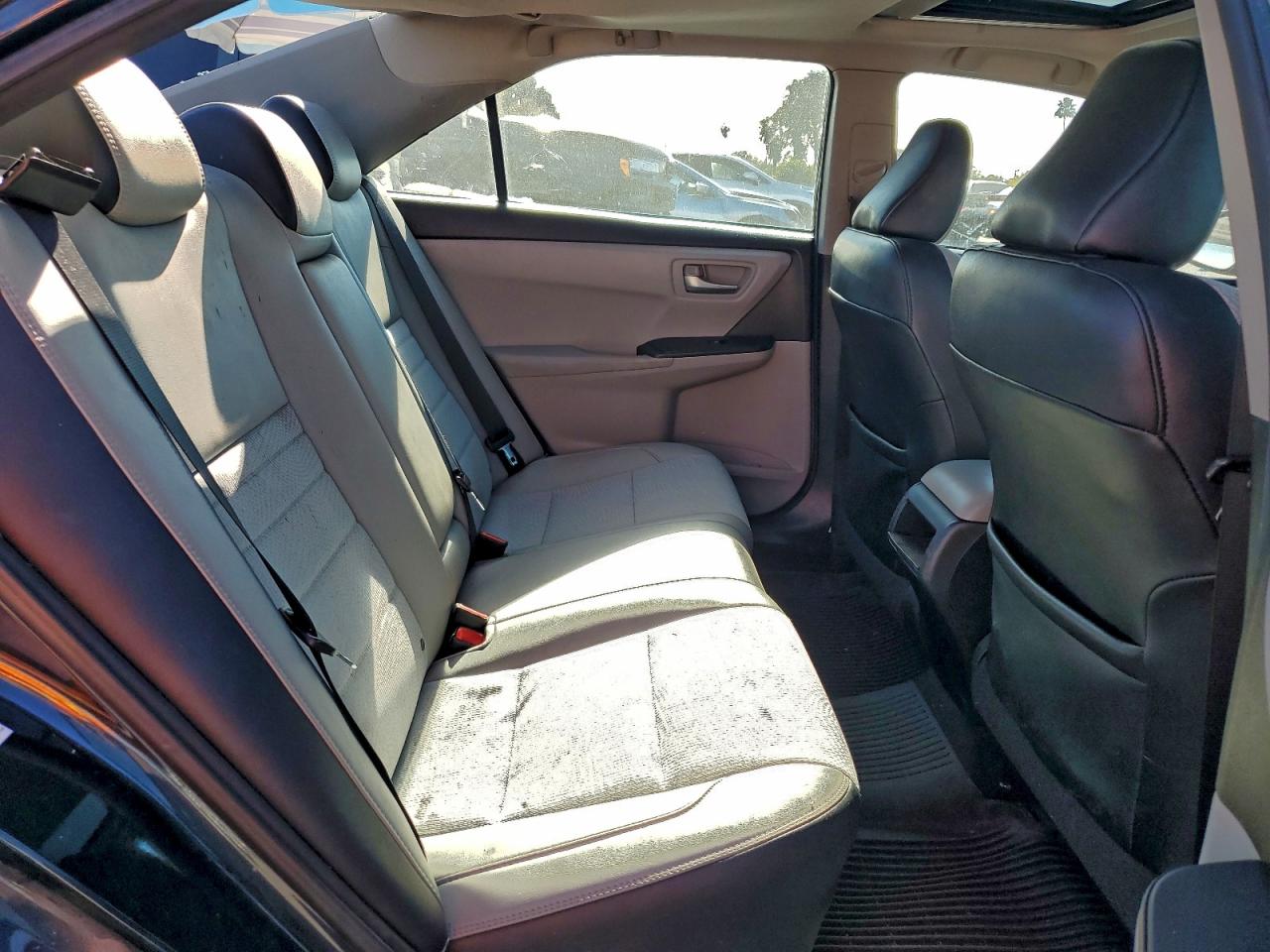 2017 TOYOTA CAMRY LE photo 10