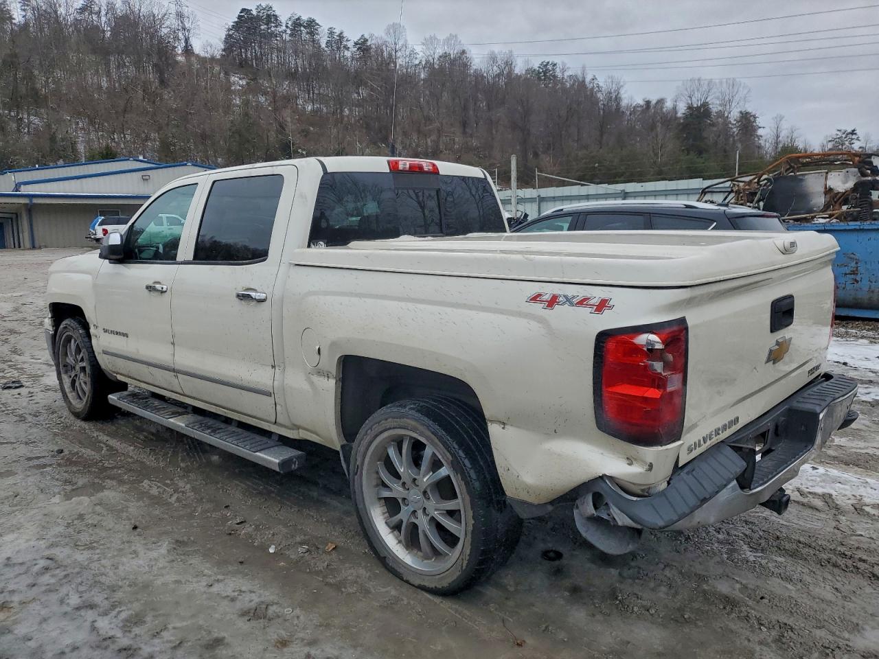 2014 CHEVROLET SILVERADO K1500 photo 2