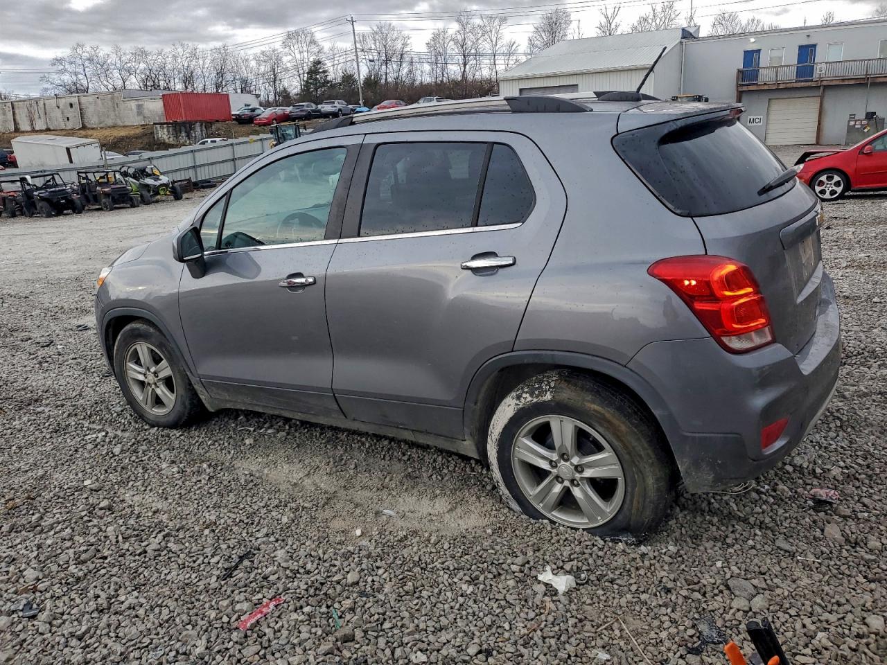 2020 CHEVROLET TRAX 1LT photo 2