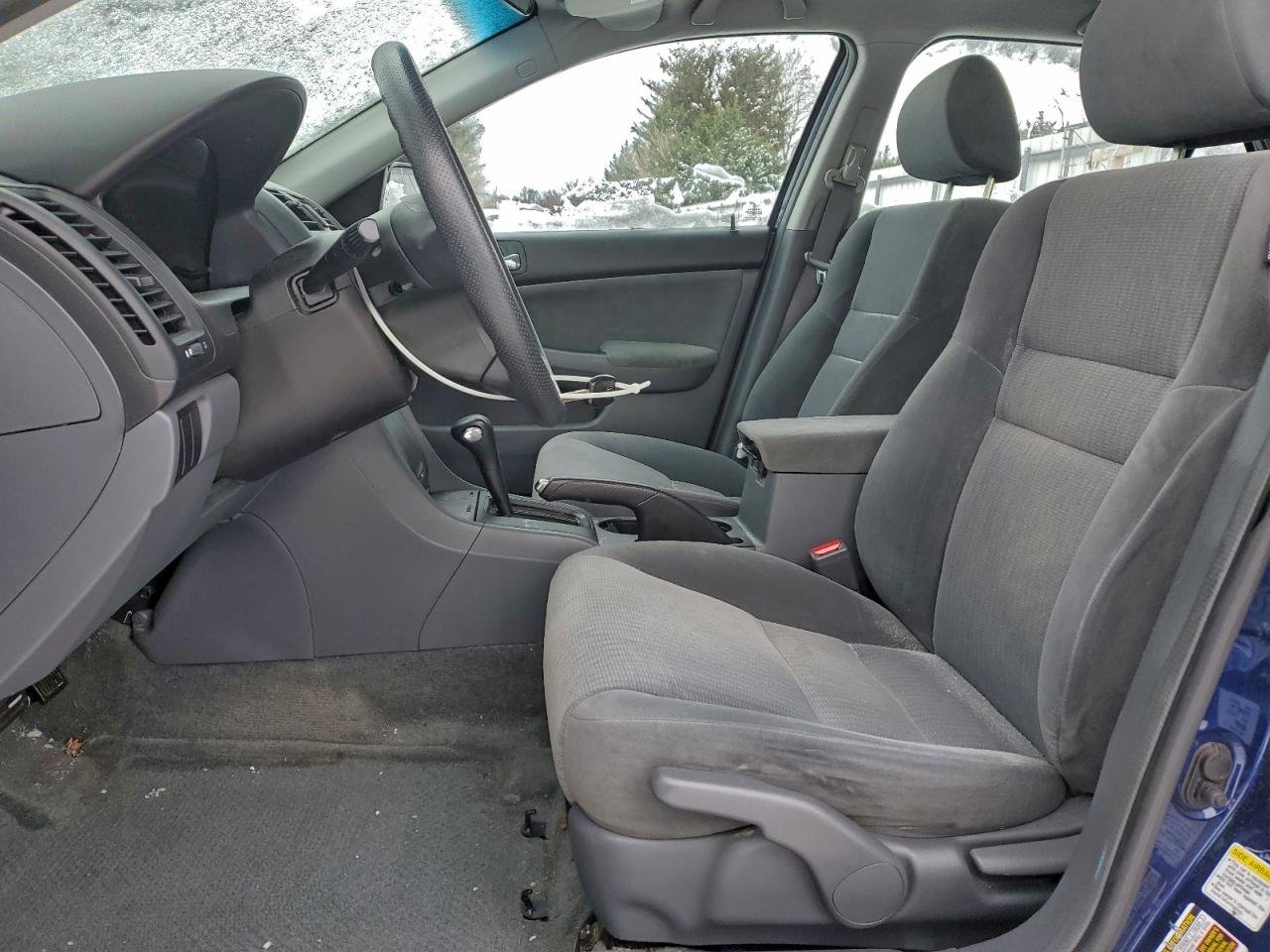 2005 HONDA ACCORD LX photo 7