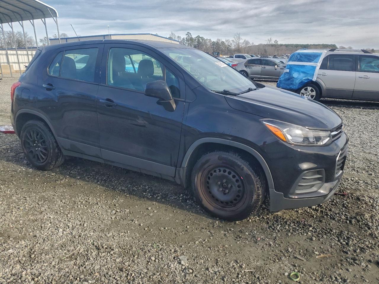 2017 CHEVROLET TRAX LS photo 4