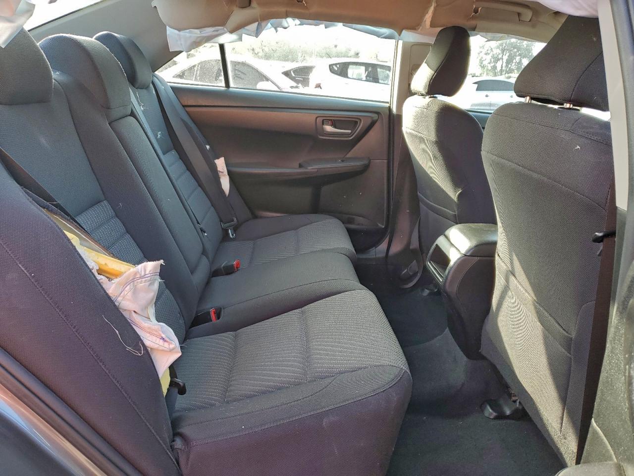 2015 TOYOTA CAMRY LE photo 10