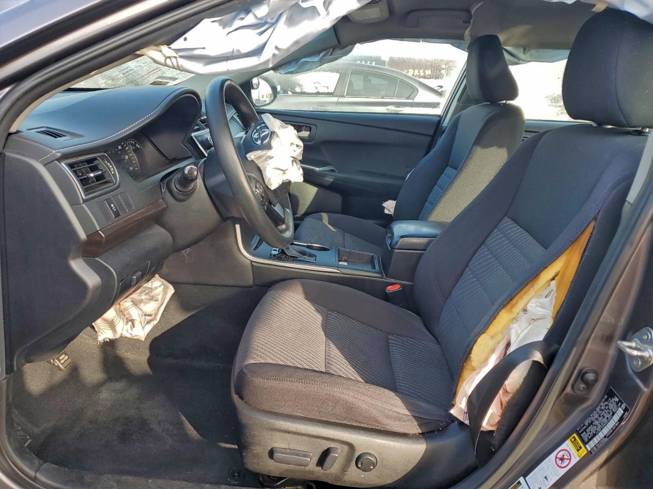 2015 TOYOTA CAMRY LE photo 7