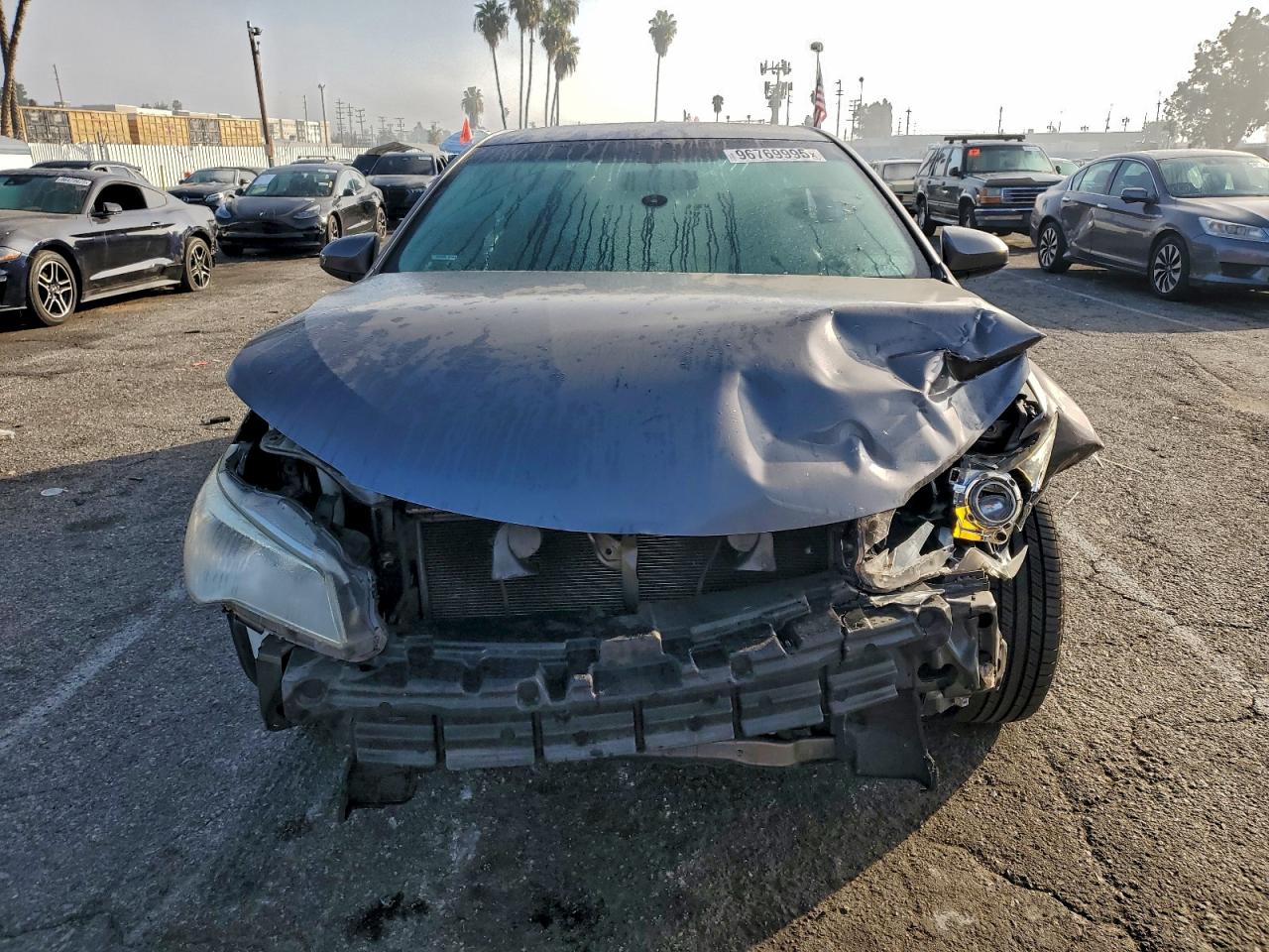 2015 TOYOTA CAMRY LE photo 5