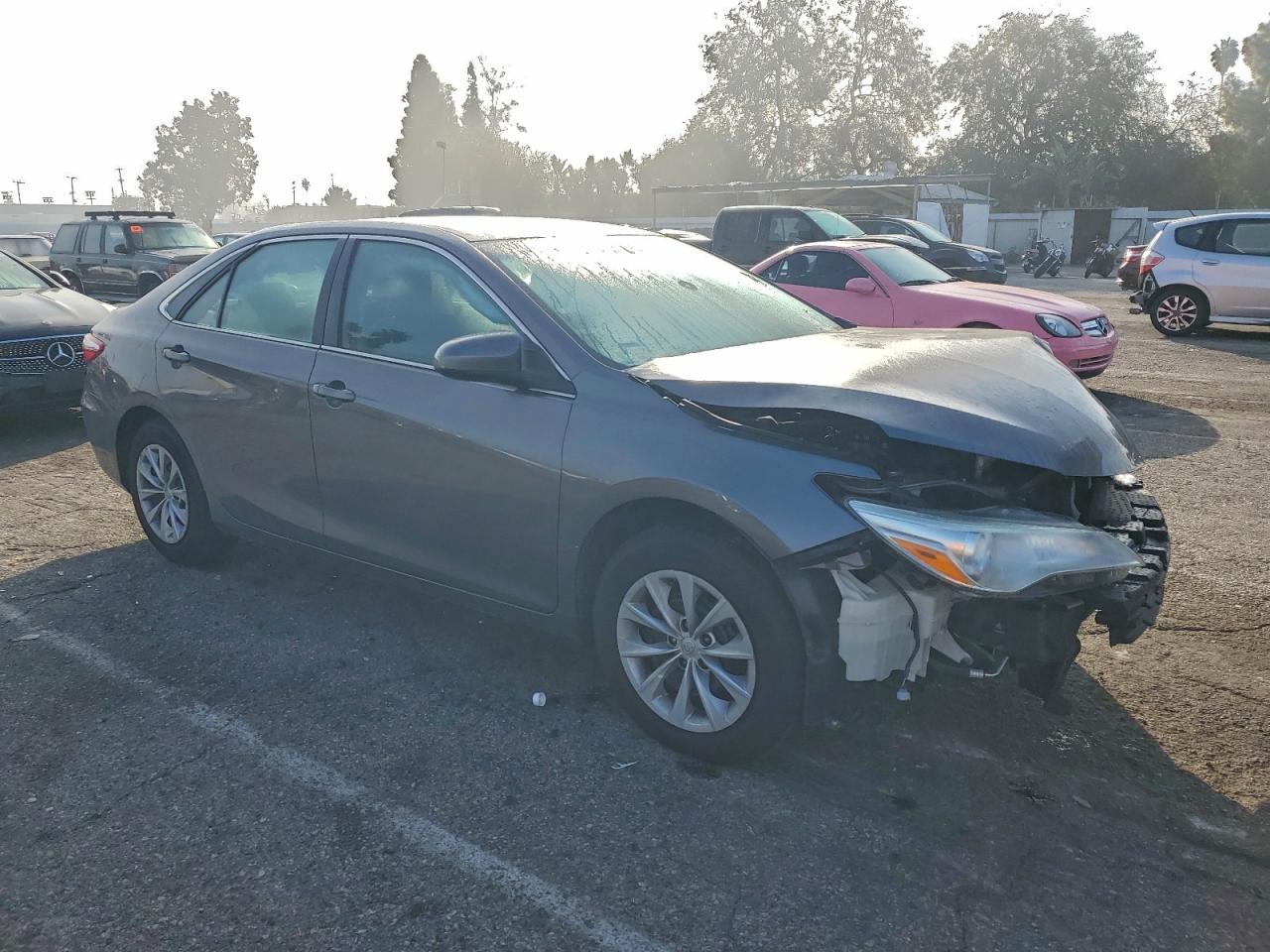2015 TOYOTA CAMRY LE photo 4