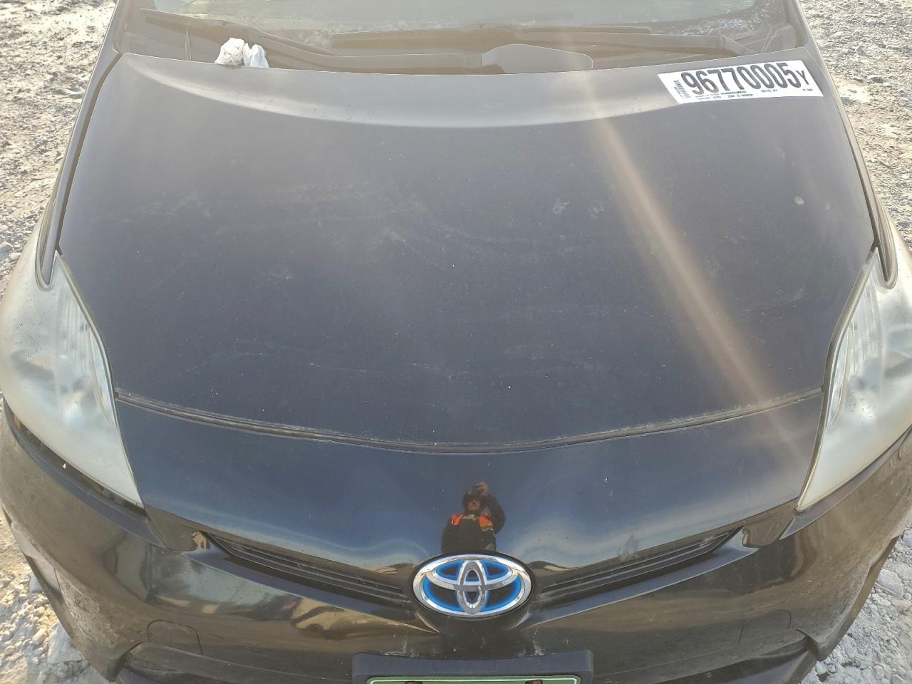 2013 TOYOTA PRIUS photo 31